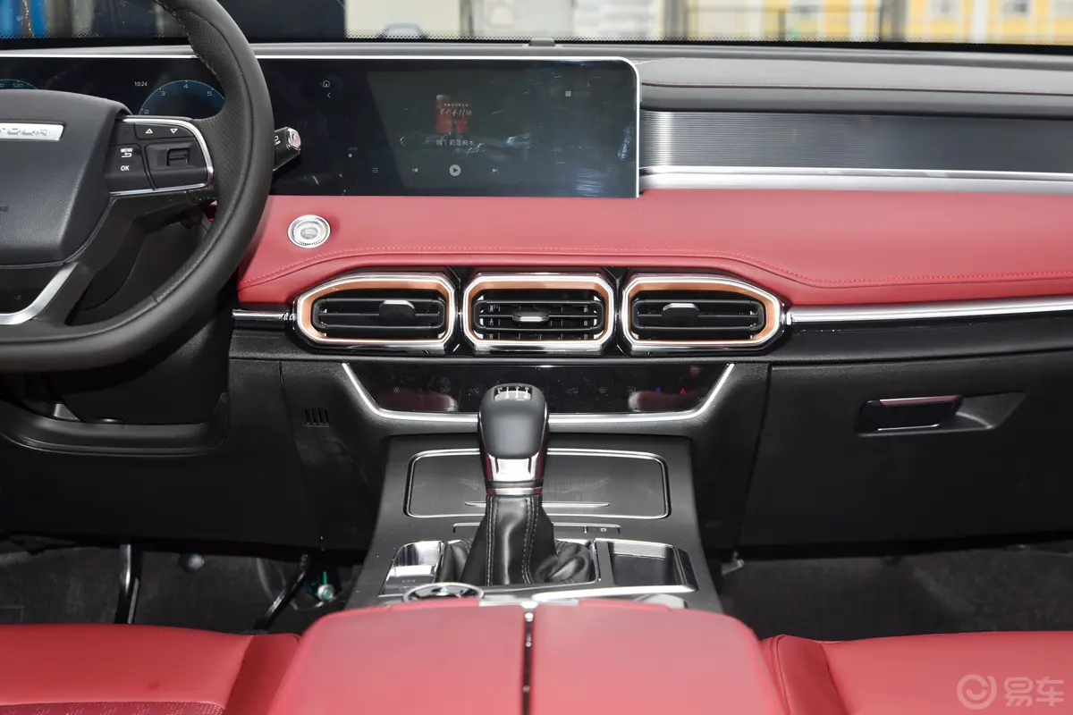捷途X70 PLUS冠军版 1.5T 手动冠军 5座中控台整体