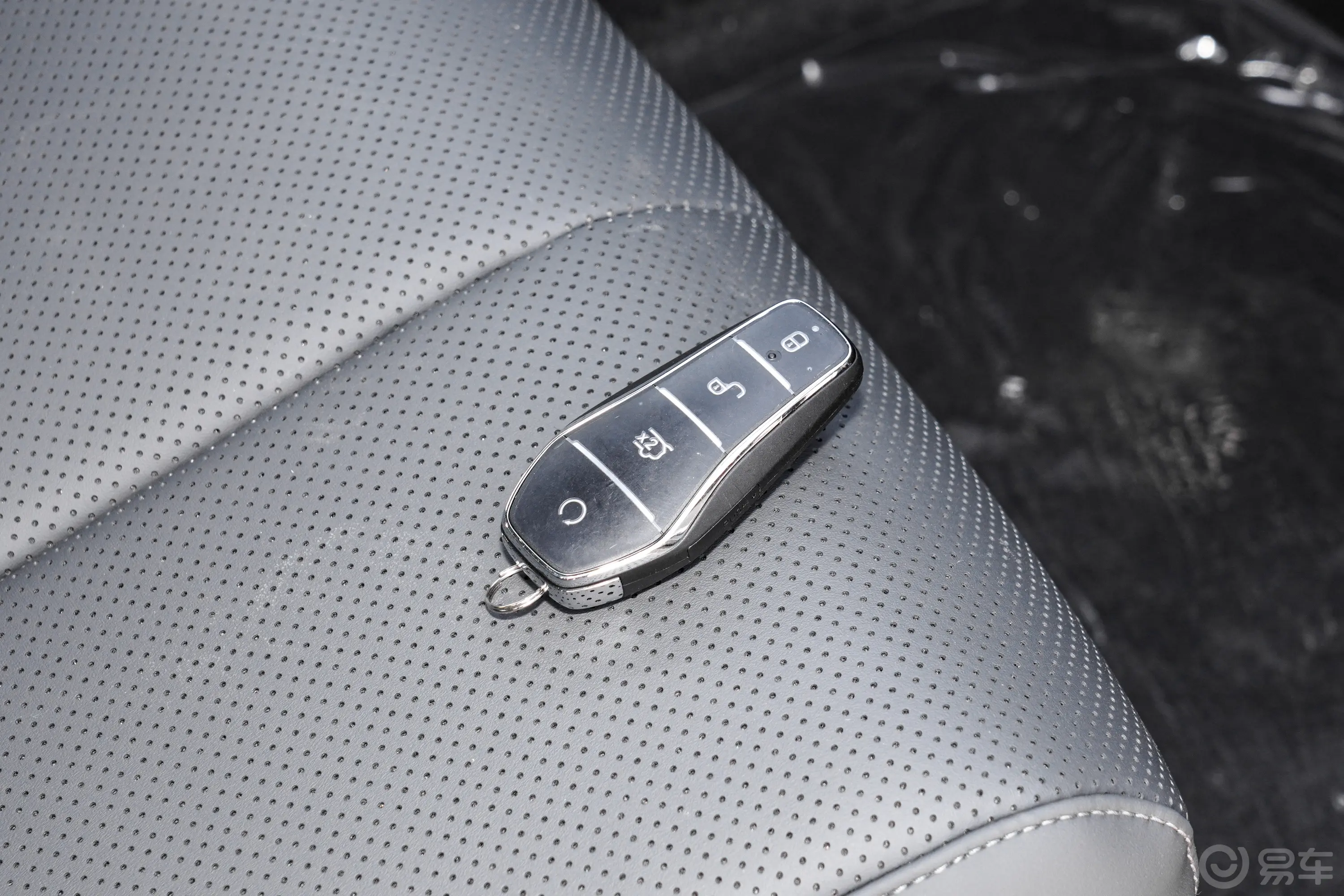 秦LDM-i 智驾版 1.5L 80Km 领先型钥匙正面
