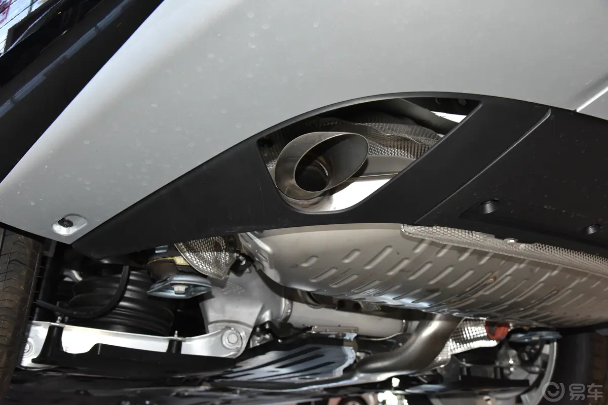 揽胜3.0 L6 360PS 盛世版 5座动力底盘