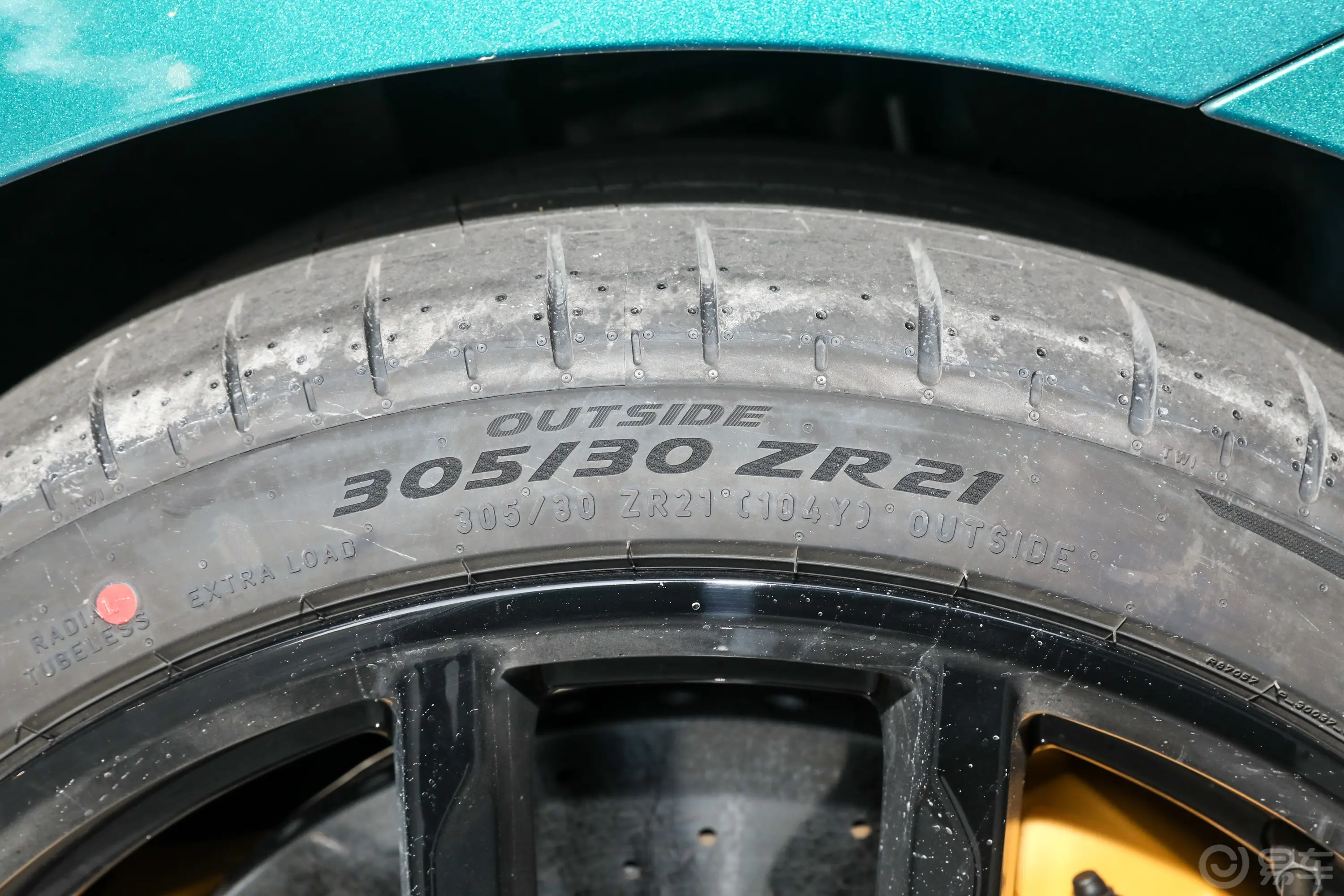小米SU7 Ultra630km Ultra后轮胎尺寸