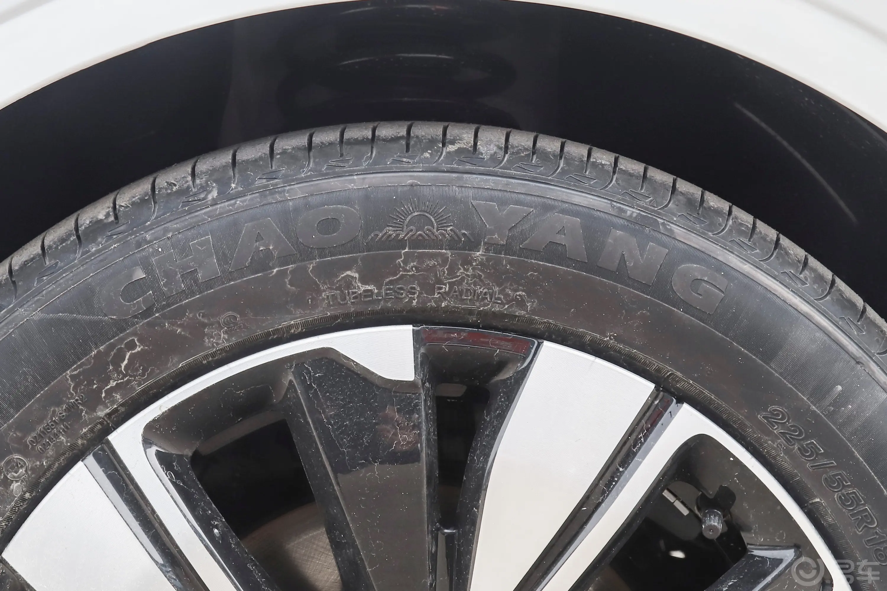 长安启源A07增程 蓝鲸版 140km 精英型前轮胎品牌
