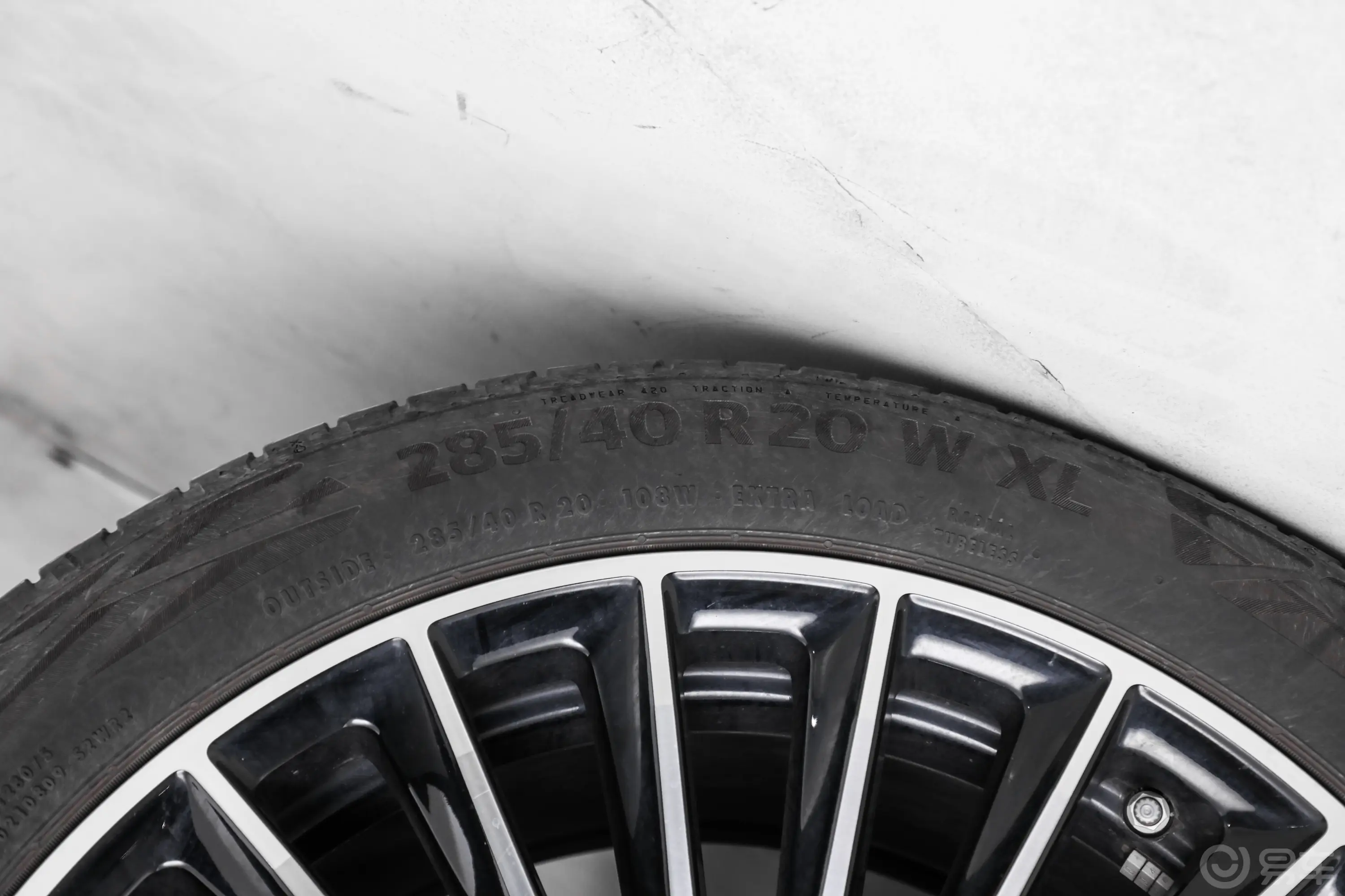 奔驰GLC轿跑GLC 300 4MATIC 轿跑SUV后轮胎尺寸