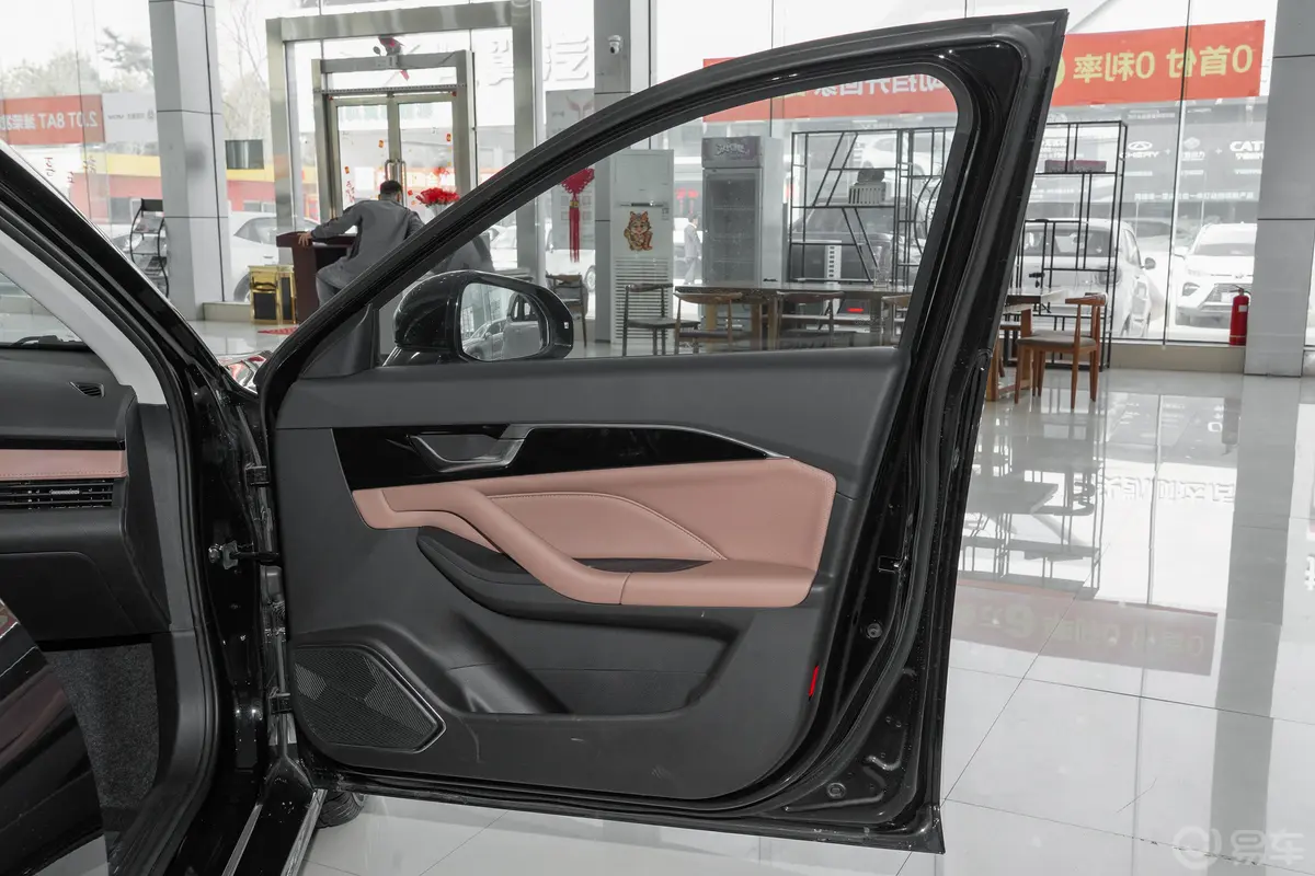 奔腾B70龙腾版 1.5T 双离合领跃型副驾侧前车门