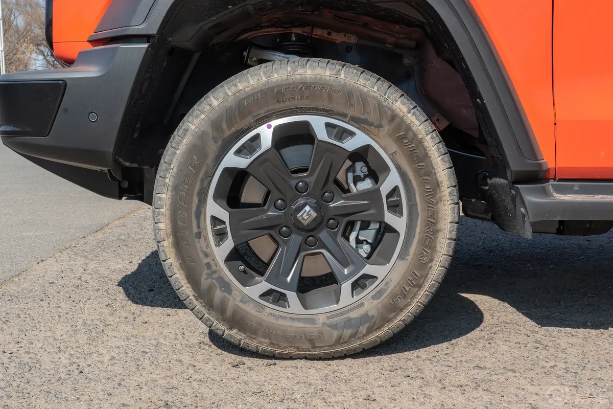 坦克300新能源2.0T Hi4-T前轮毂造型