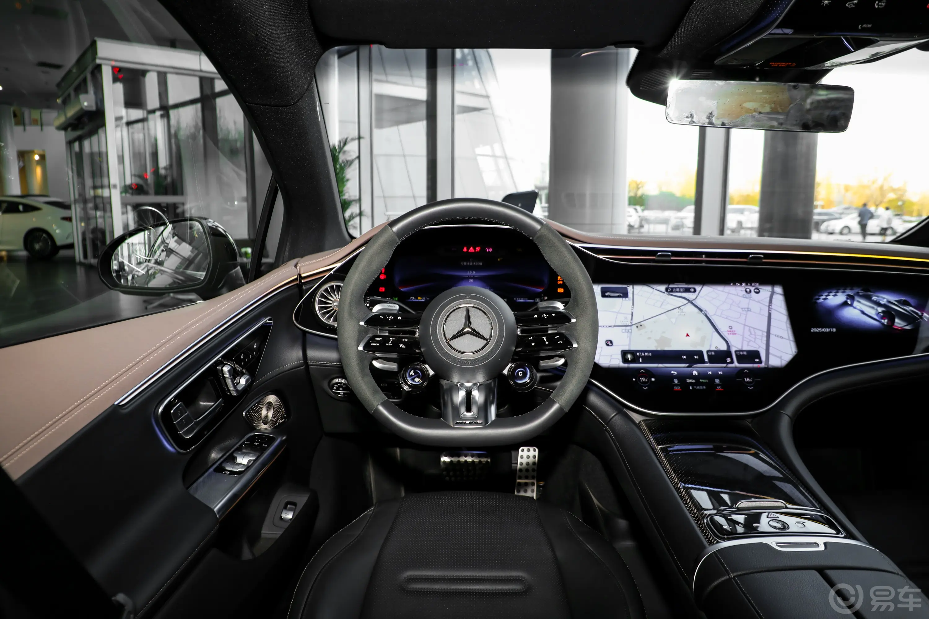 奔驰EQE AMGEQE AMG 53 4MATIC+驾驶位区域