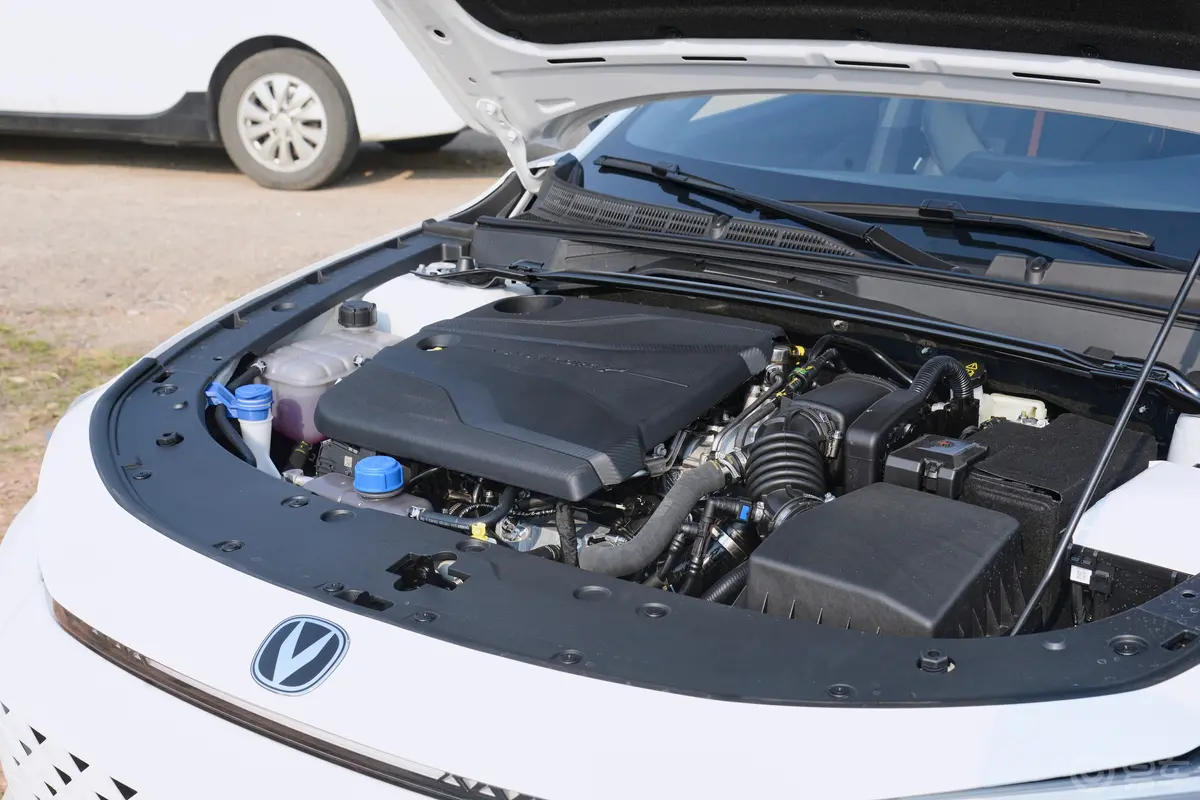 长安UNI-V1.5T 500Bar尊贵型动力底盘