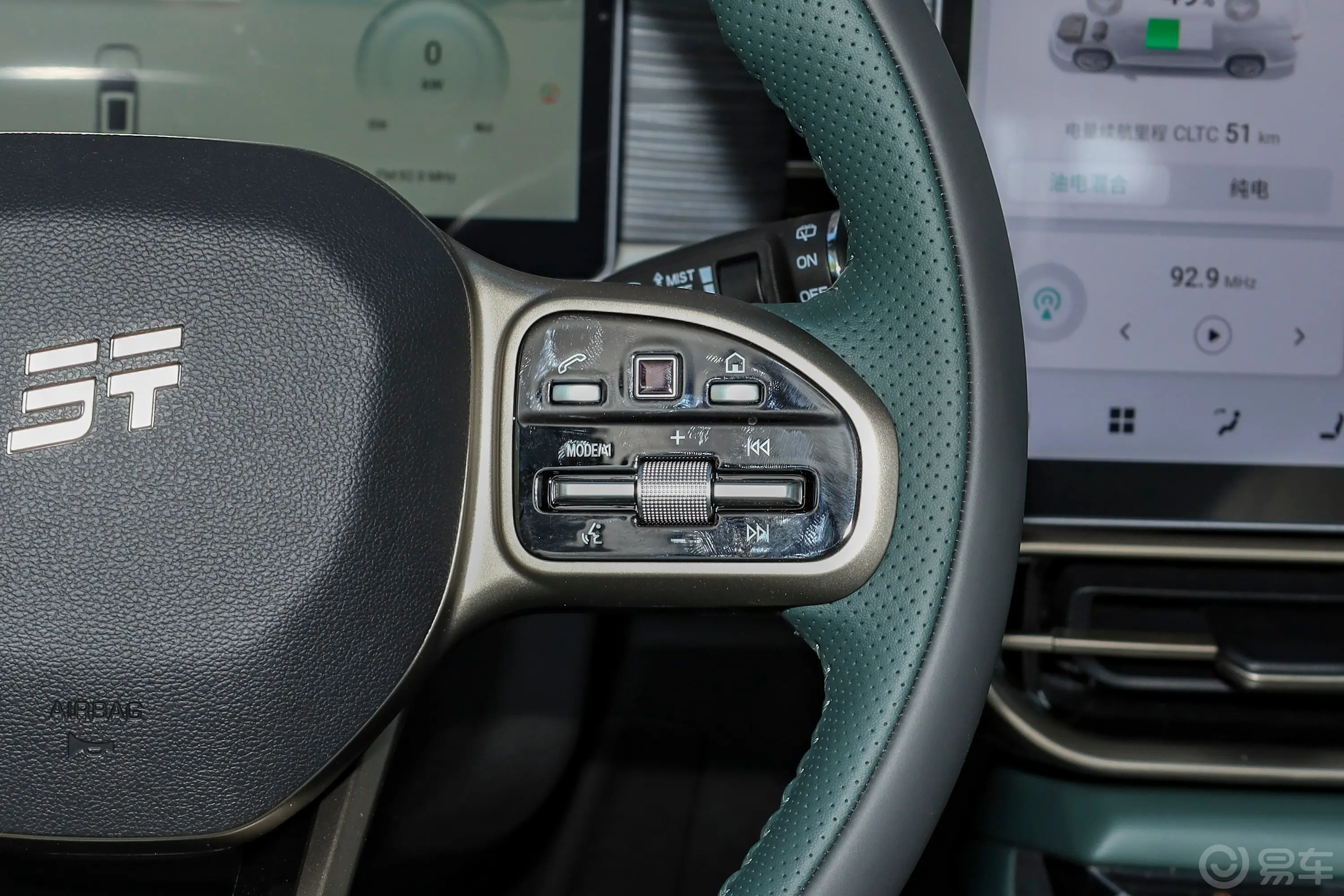 捷途X90 C-DM1.5T 108km 精英版 7座右侧方向盘功能按键