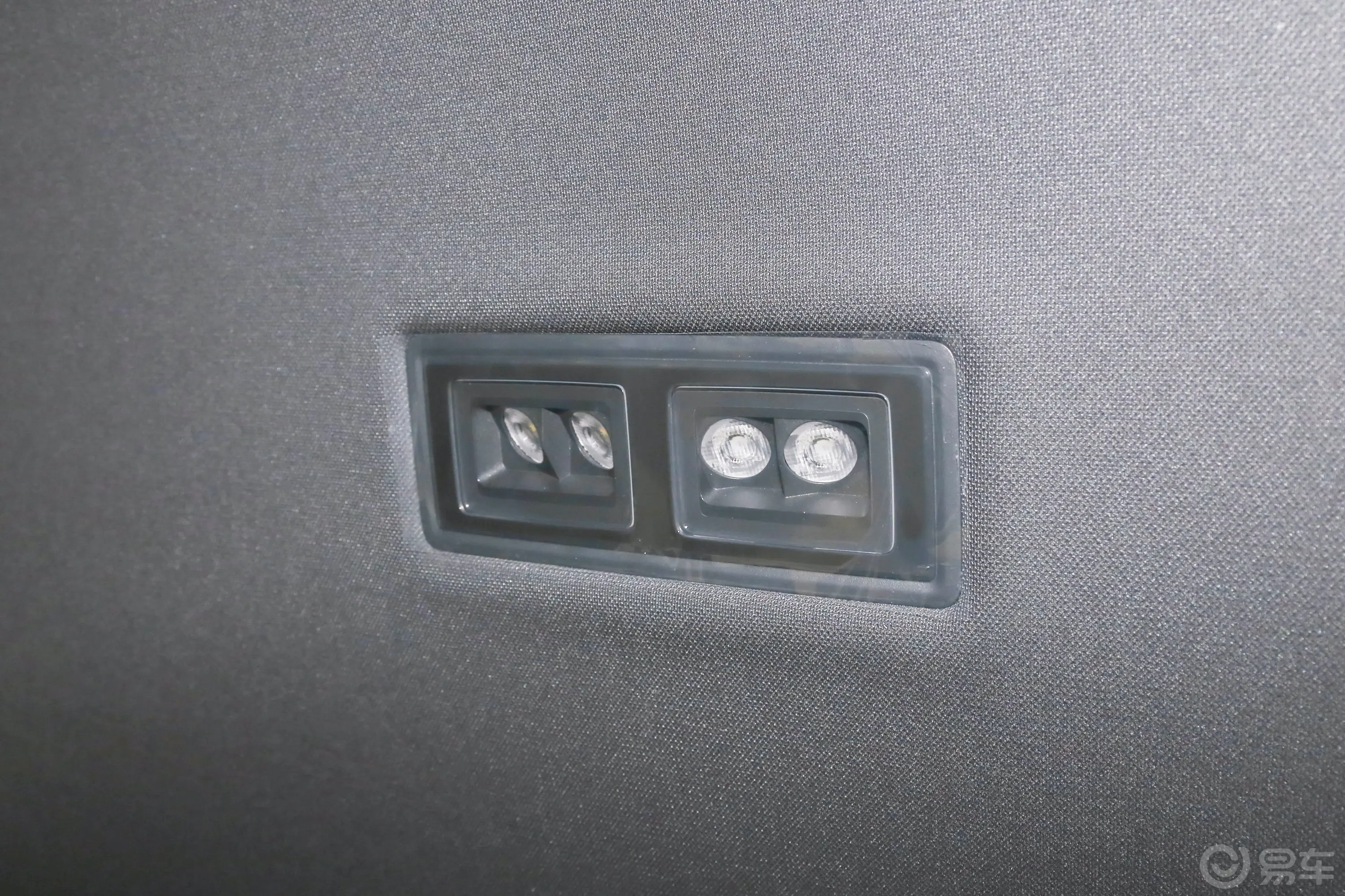 高尔夫300TSI Pro后排功能
