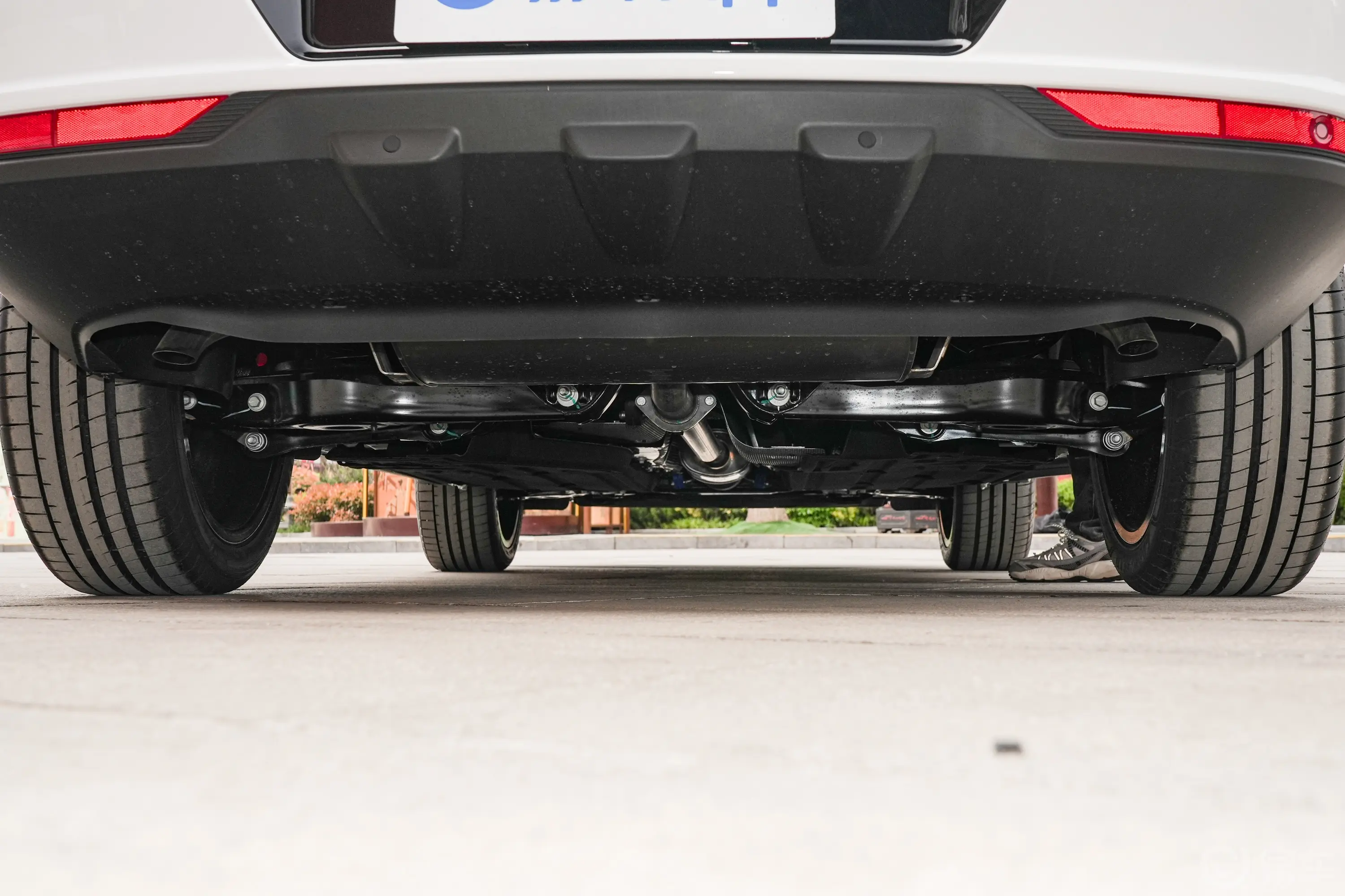 博越L第四代 1.5T 锦绣版后悬架整体
