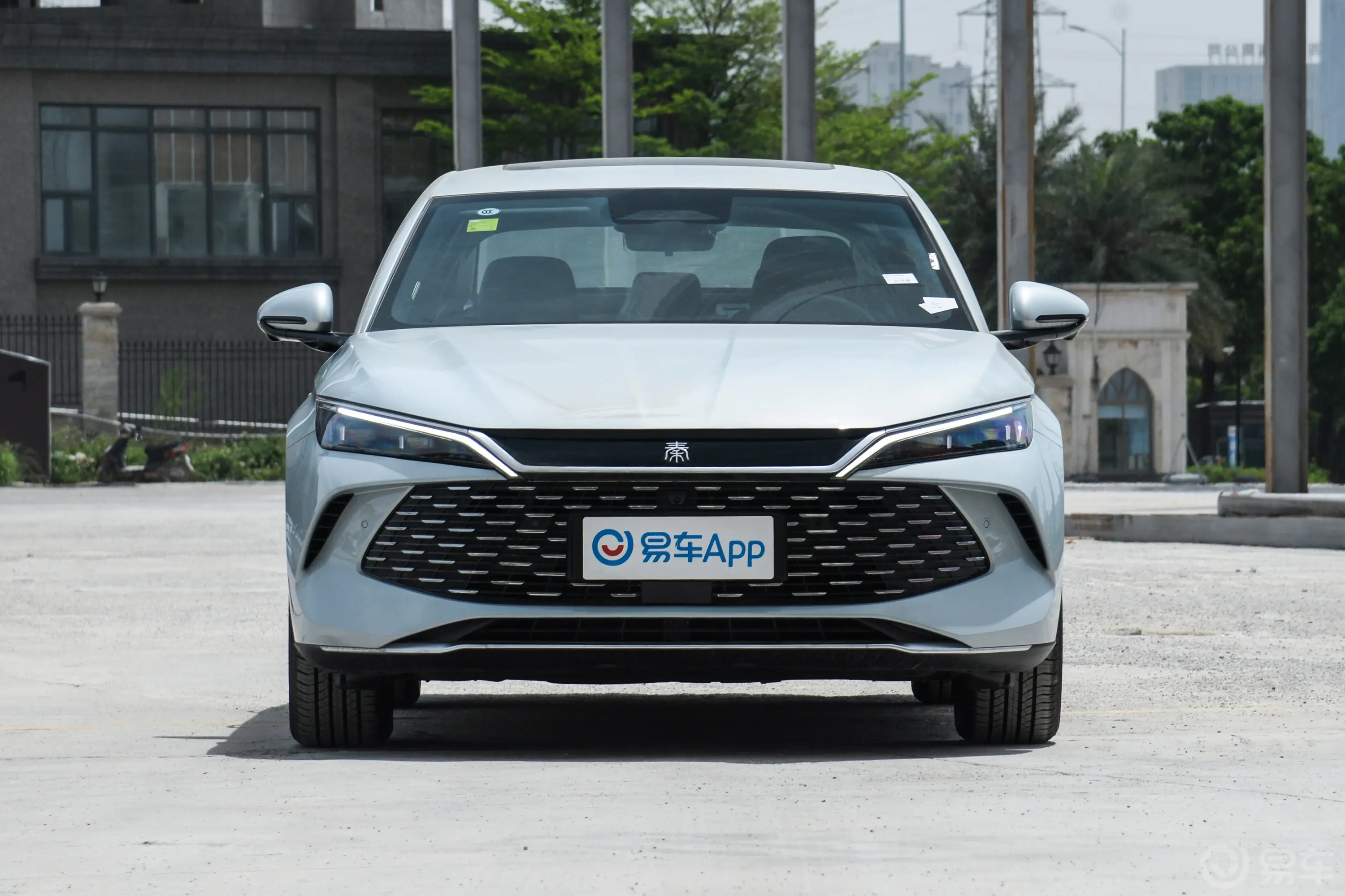 秦LDM-i 智驾版 1.5L 120km 领航版正前水平
