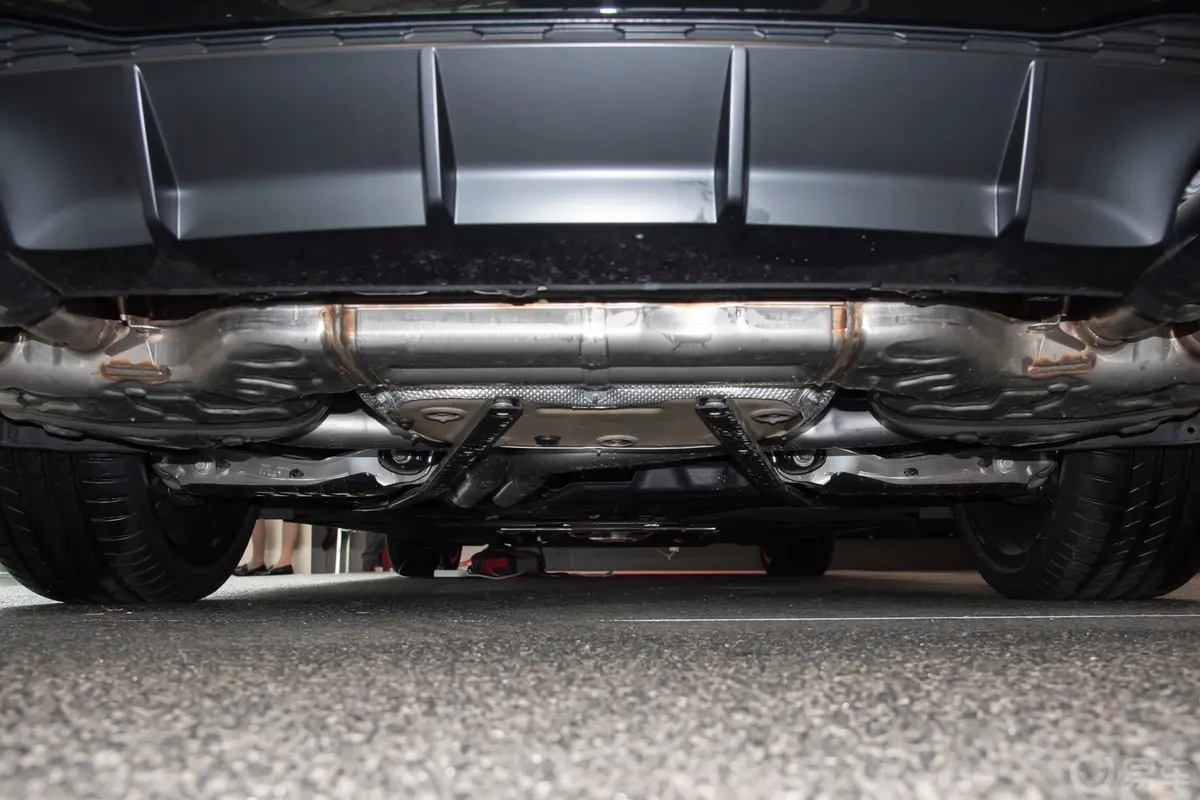 奥迪S72.9T Sportback后悬架整体