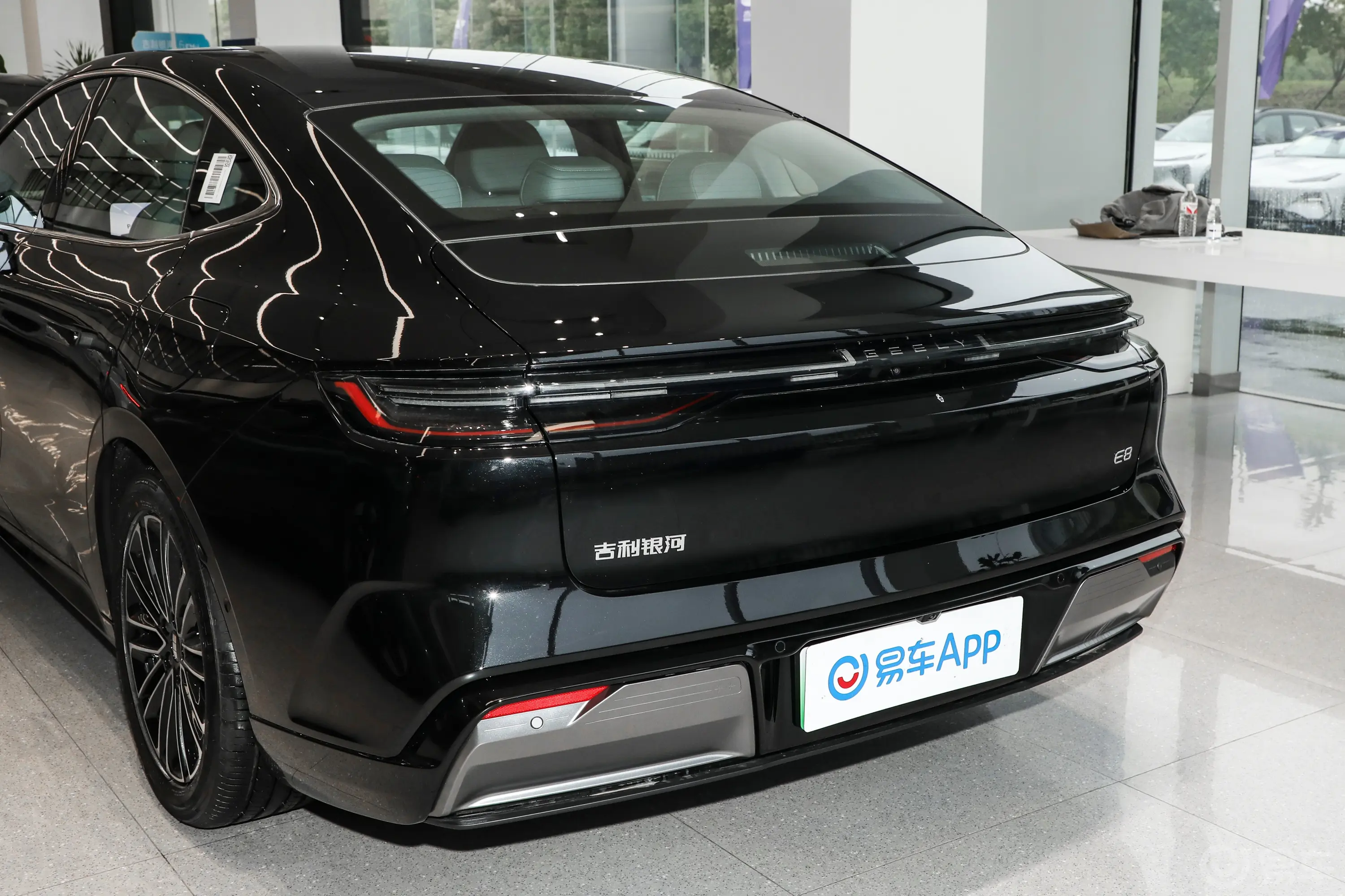 银河E8575km 后驱启航智驾版车尾特写
