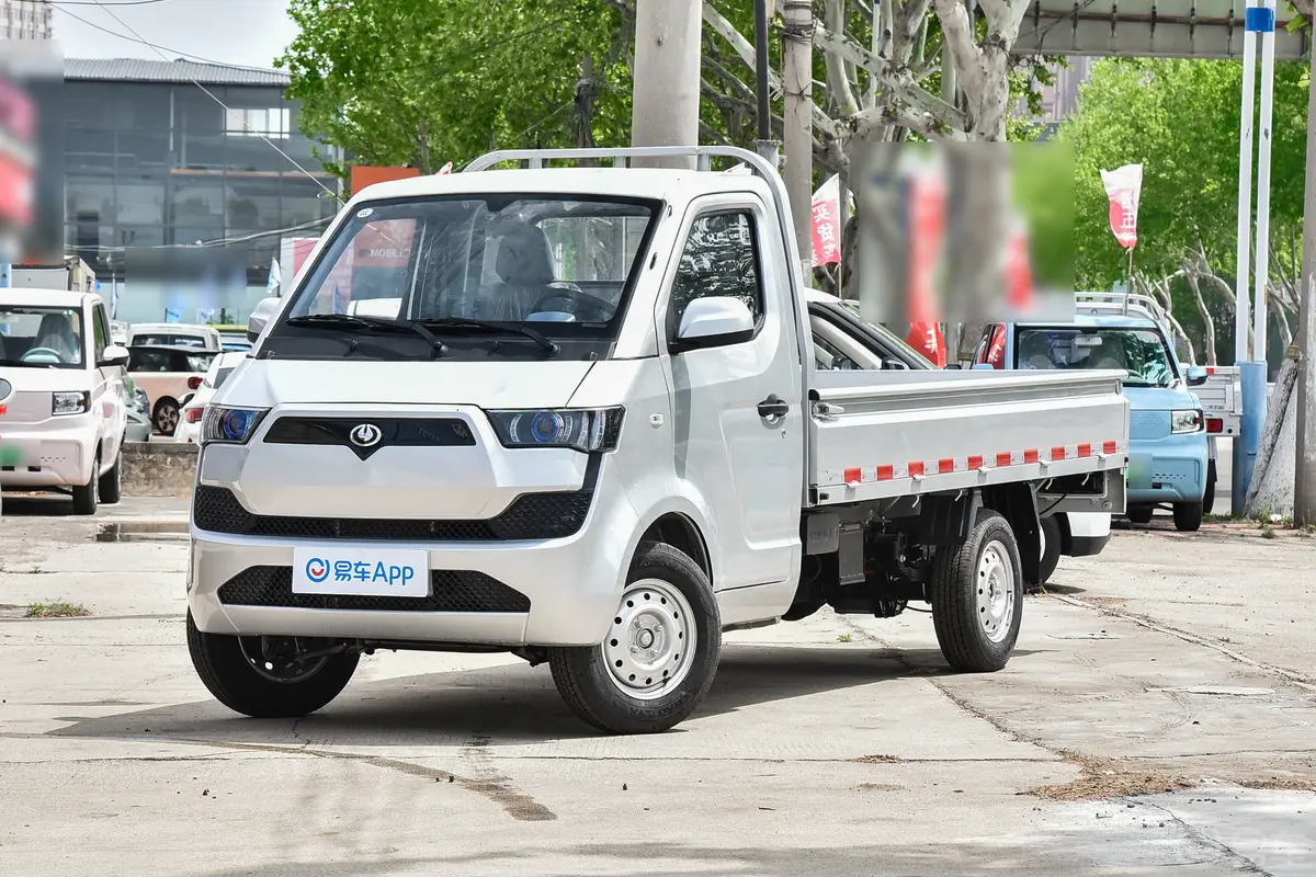 大象G40G40-L 245km 单排栏板车(加宽车厢)侧前45度车头向左水平