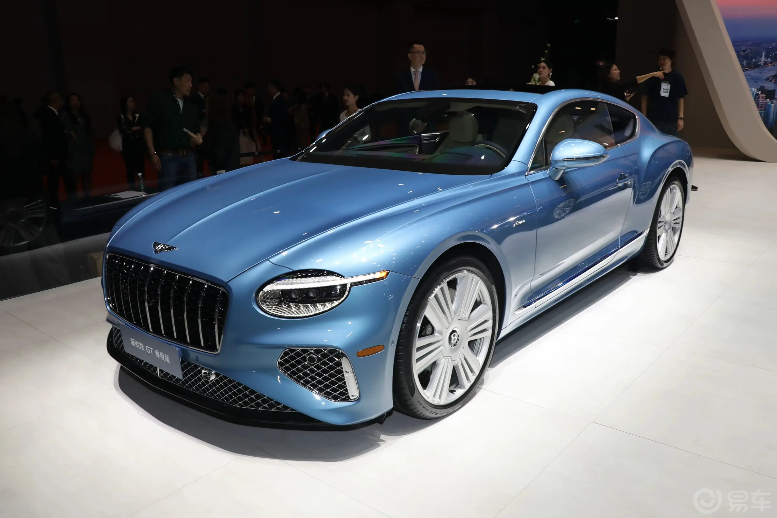 欧陆4.0T GT V8 雅度版外观