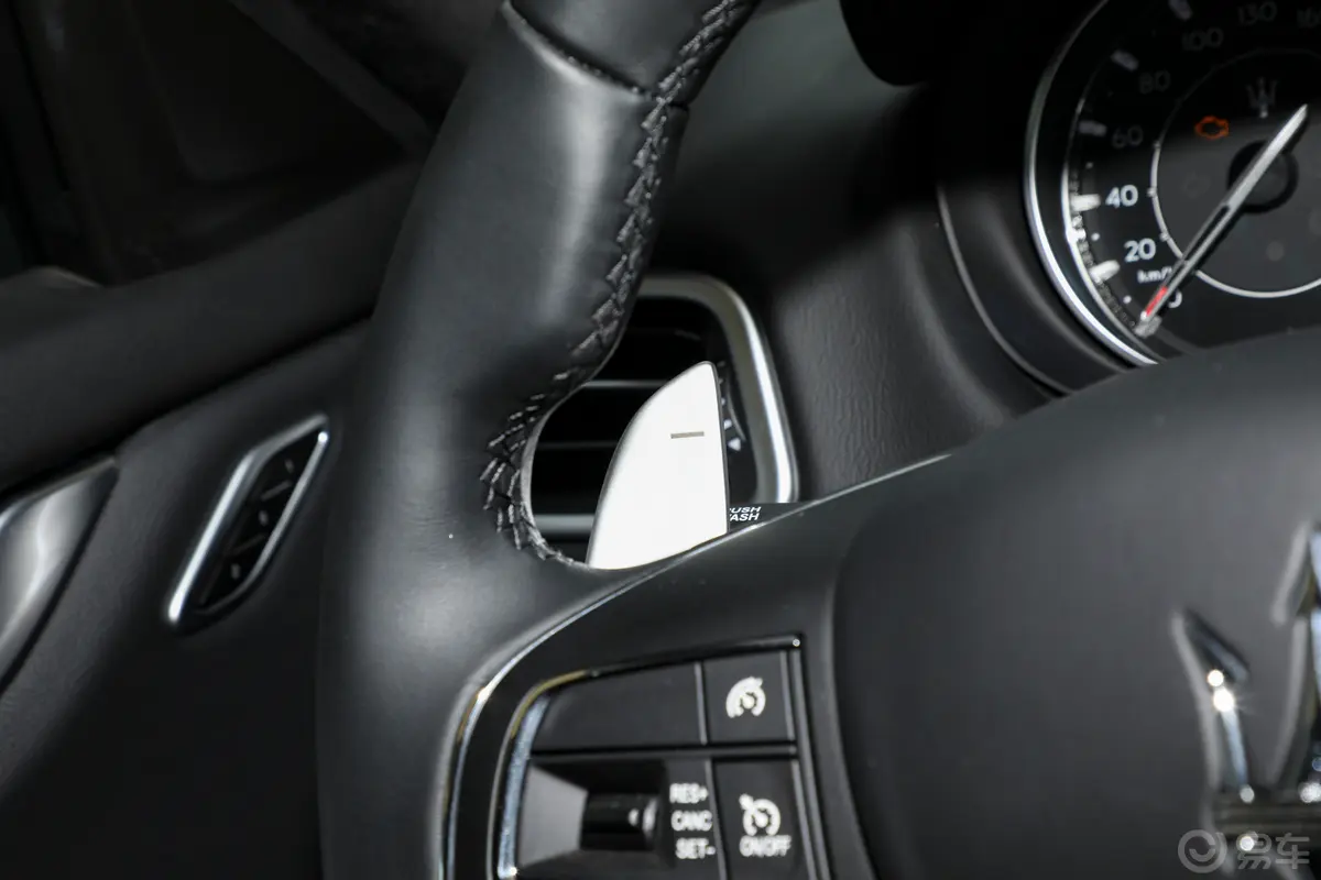 Ghibli2.0T GT主驾驶位