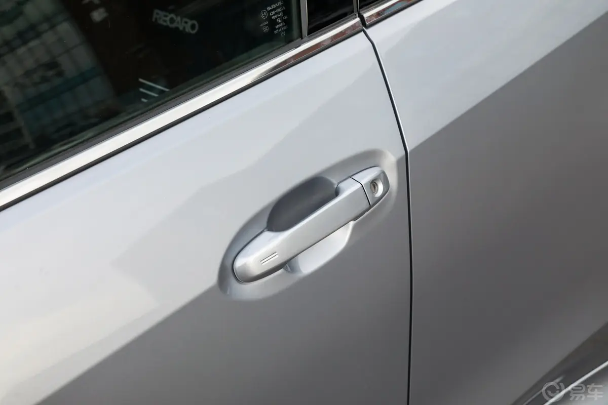 斯巴鲁WRX2.4T CVT Wagon tS版EyeSight驾驶员侧前门把手