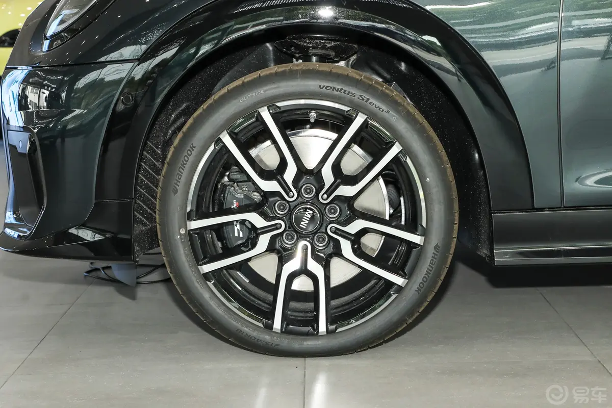 MINI CABRIO2.0T COOPER S CABRIO 赛车手前轮毂造型