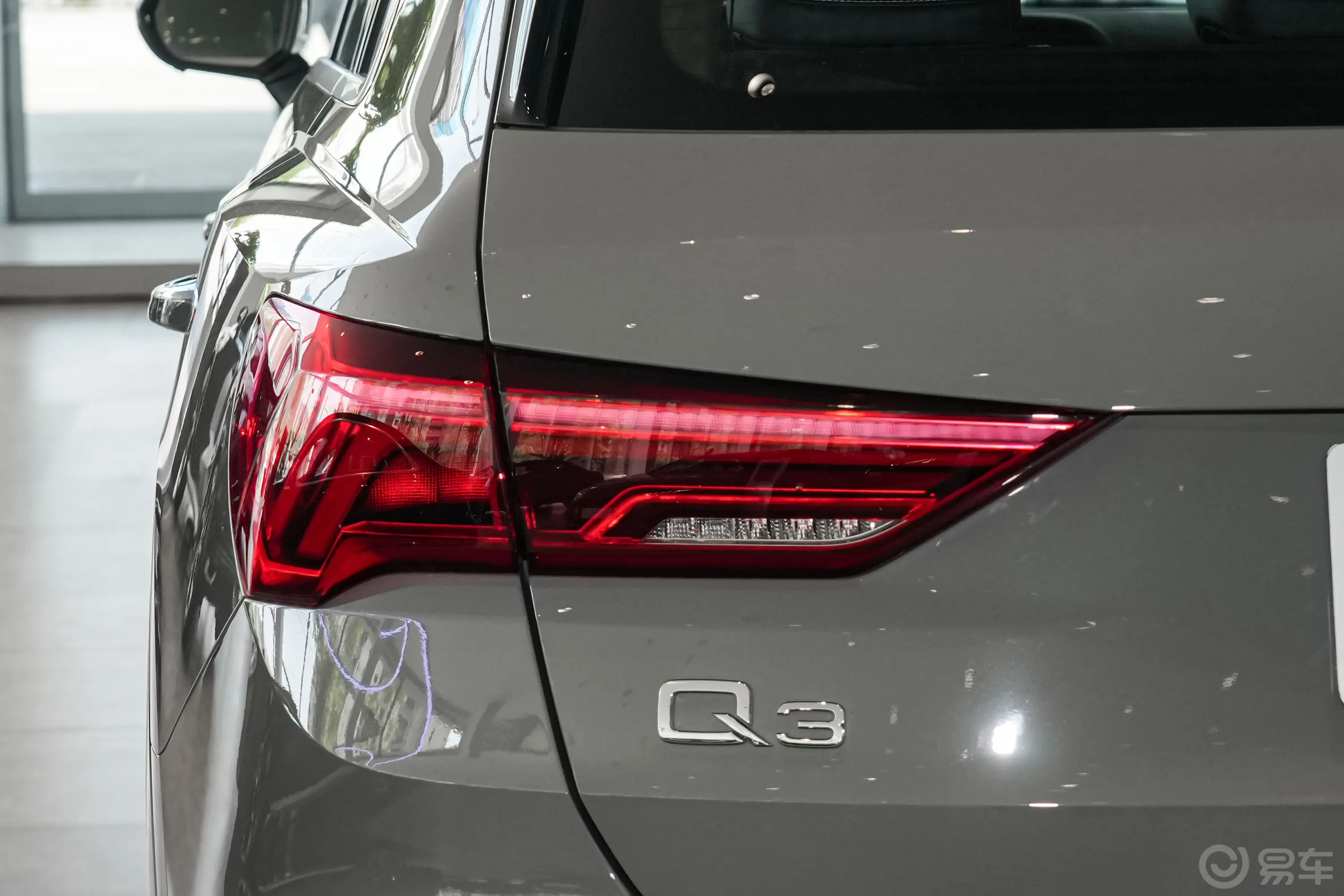 奥迪Q3quattro45周年典藏版 40 TFSI 时尚动感型外观灯组