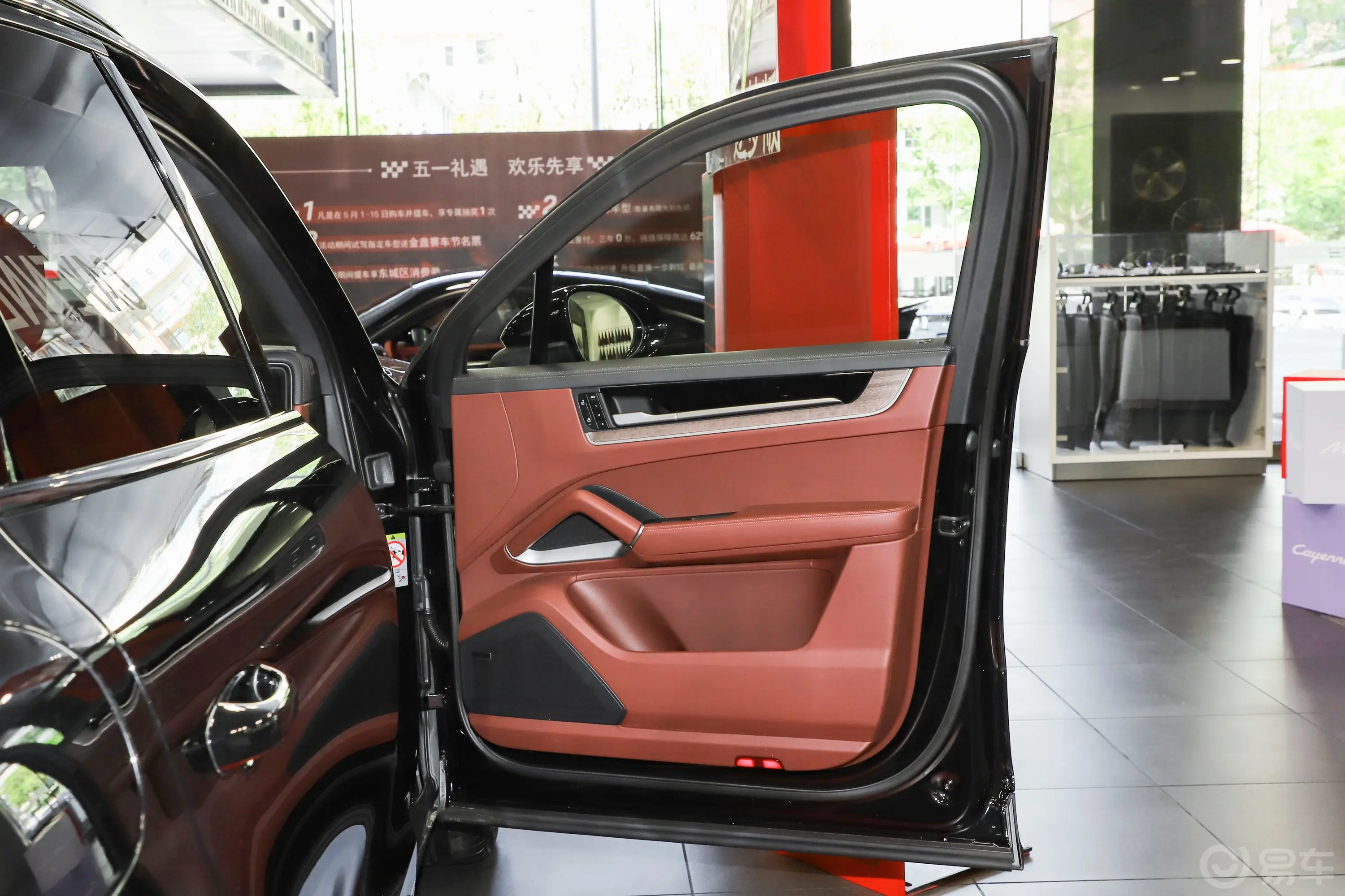 CayenneCayenne 3.0T 劲驰版主驾驶位