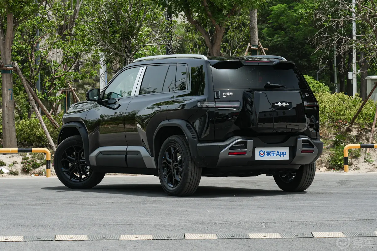 钛3501km 后驱智驾Max版侧后45度车头向左水平