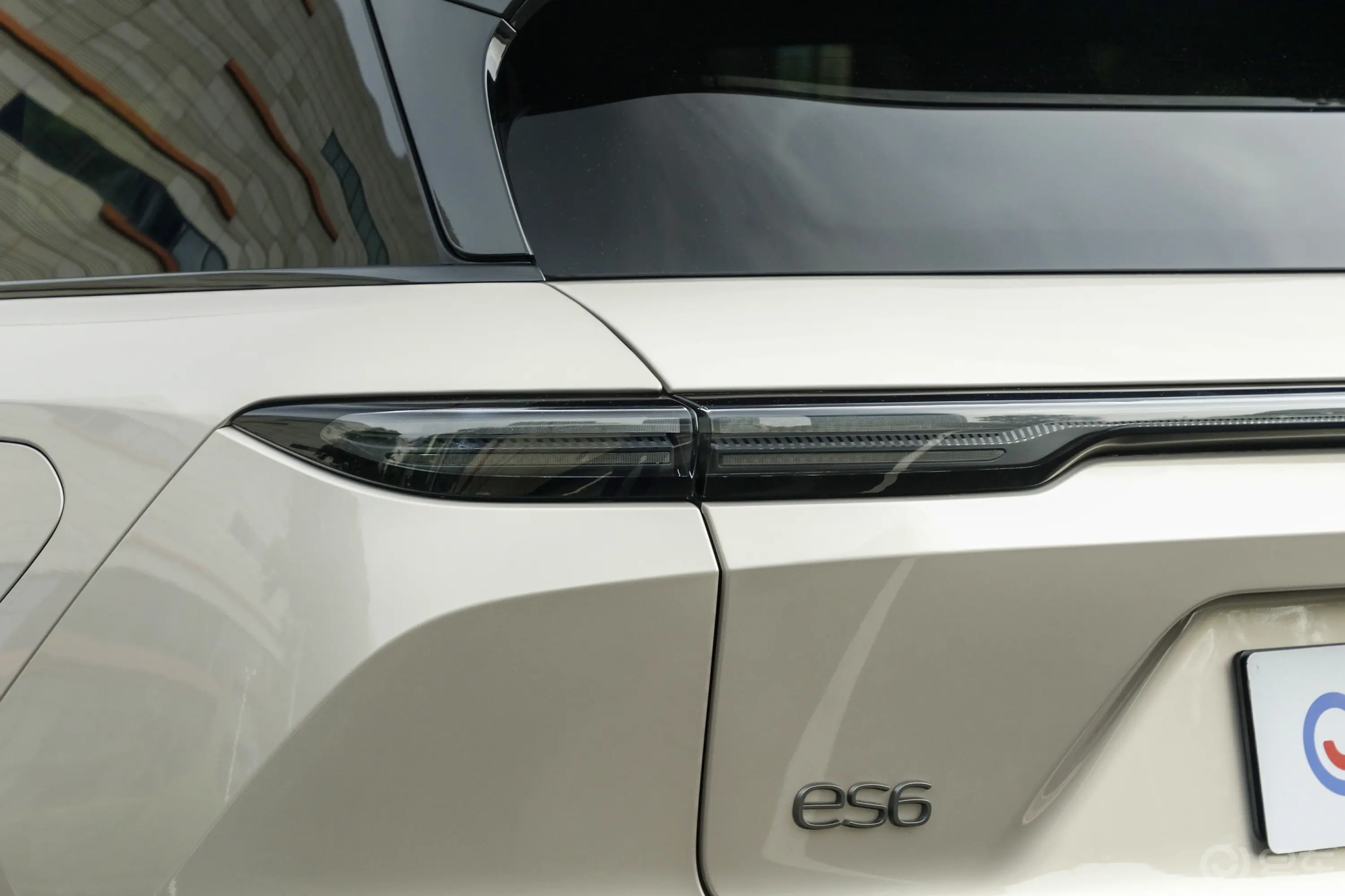 蔚来ES6500km 75kWh外观灯组