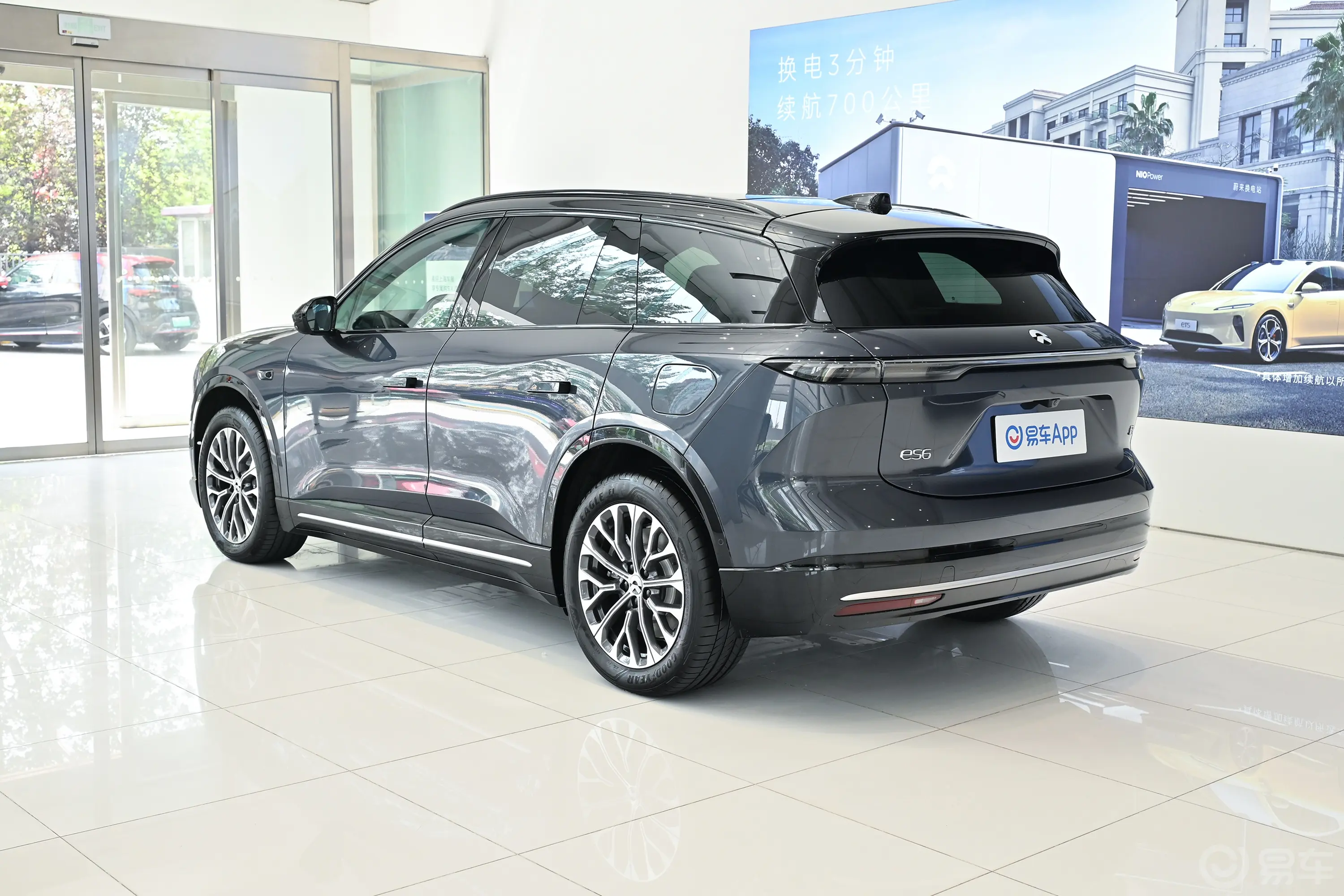 蔚来ES6500km 75kWh侧后45度车头向左水平