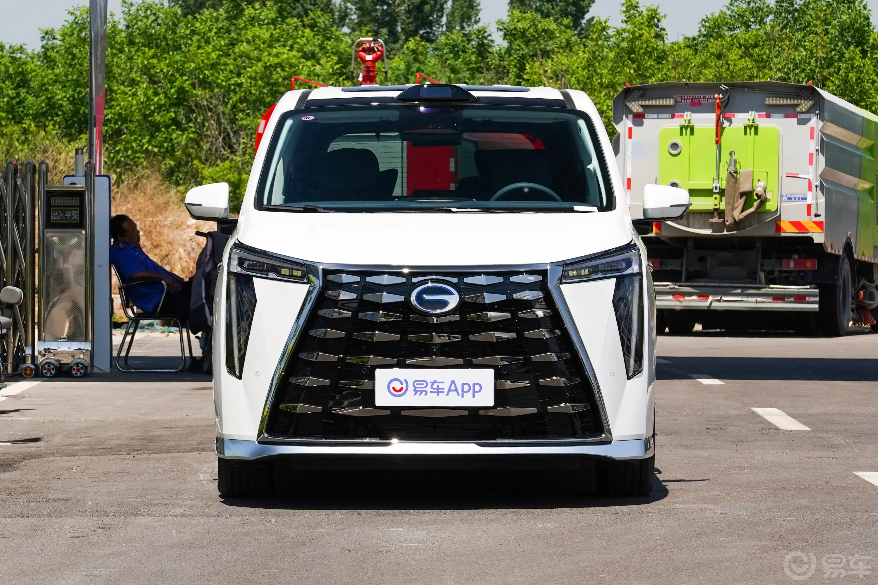 传祺向往M82.0T 248km 乾崑Ultra头等舱正前水平