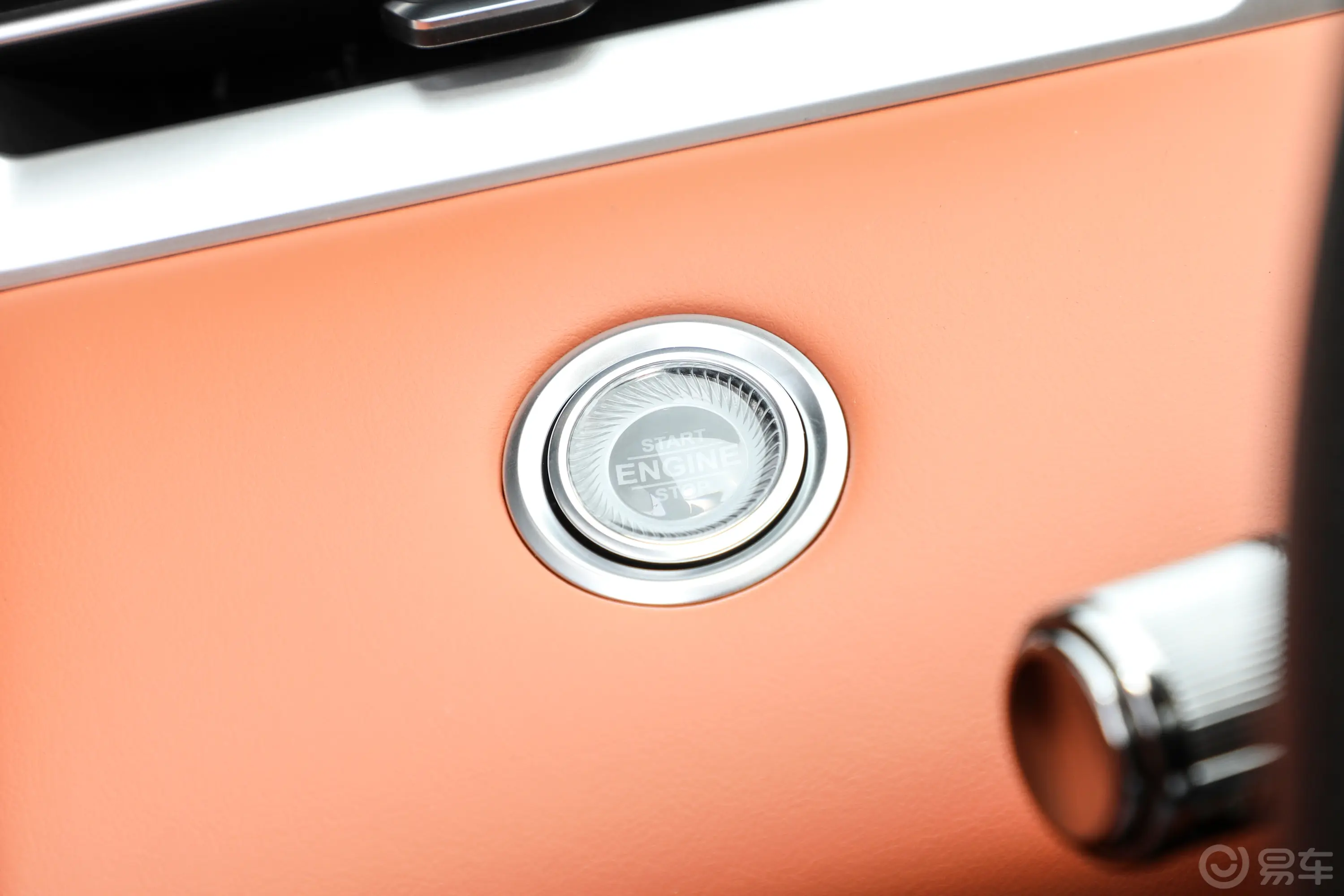 蓝电E5 PLUS1.5L 165km 长续航先享版Ultra 7座钥匙孔或一键启动按键