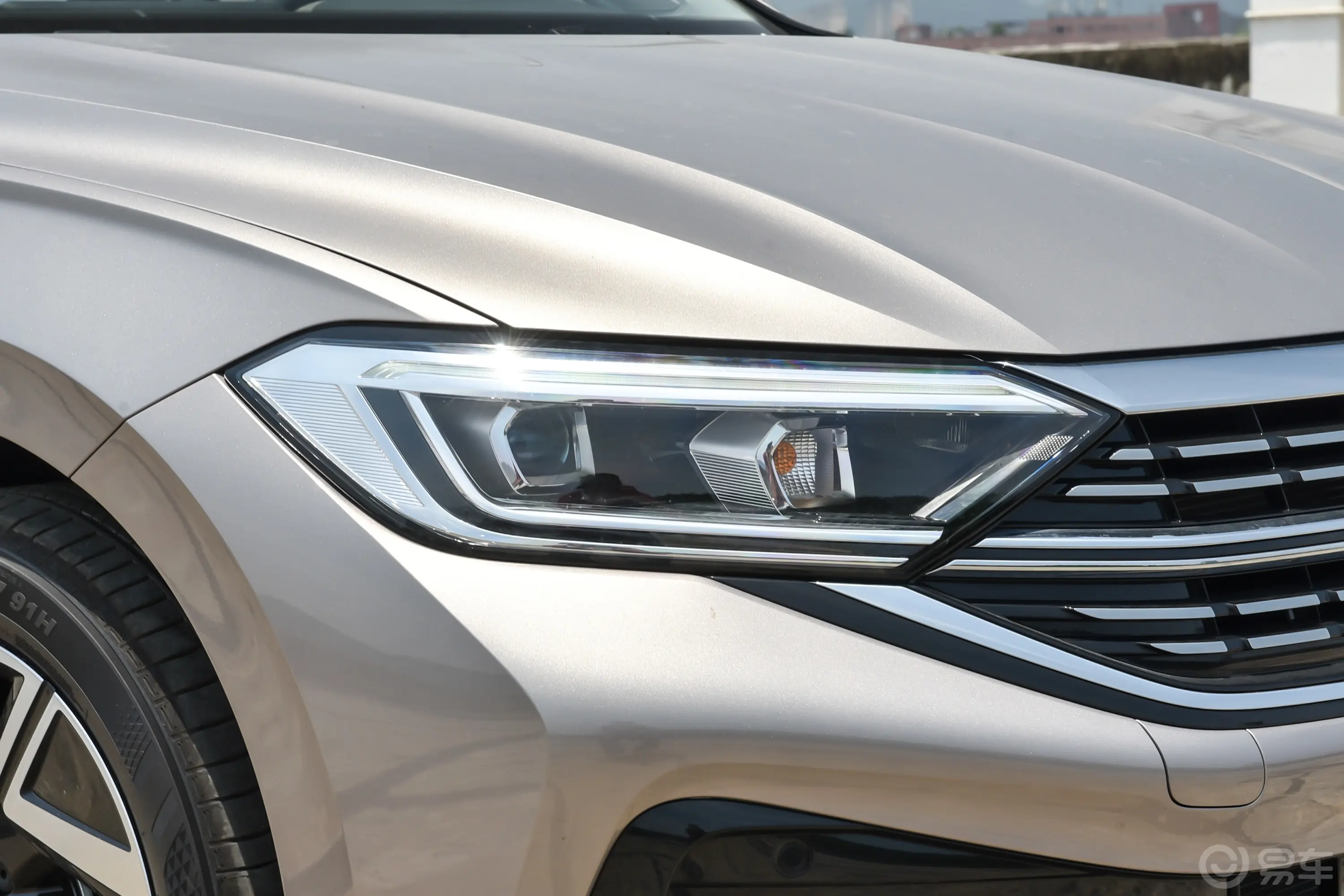 速腾改款2 300TSI 双离合超越版外观灯组