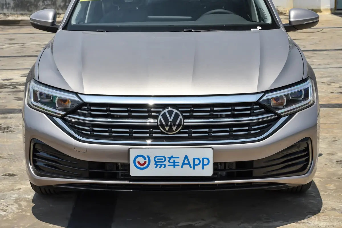 速腾改款2 300TSI 双离合超越版外观细节