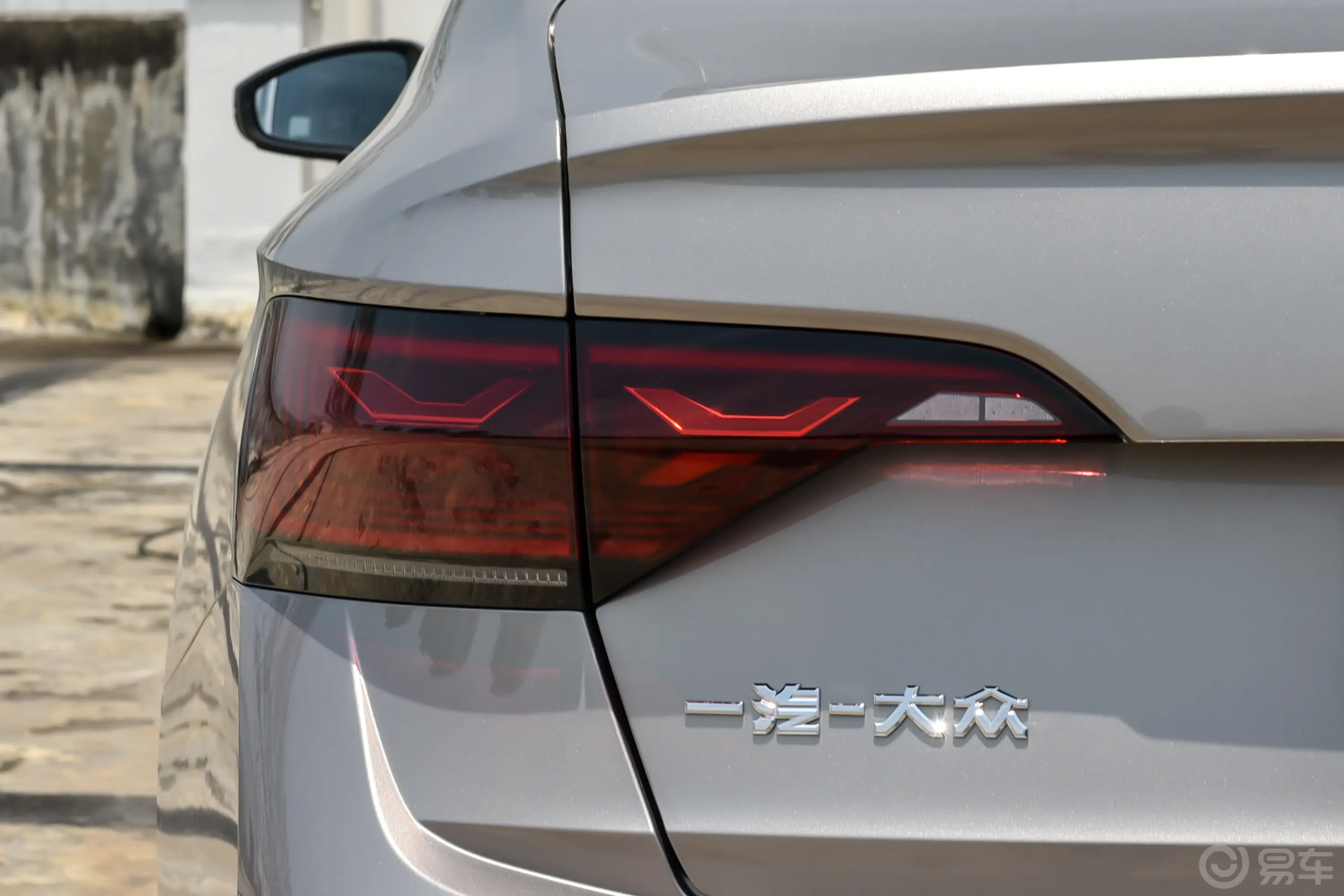 速腾改款2 300TSI 双离合超越版外观灯组