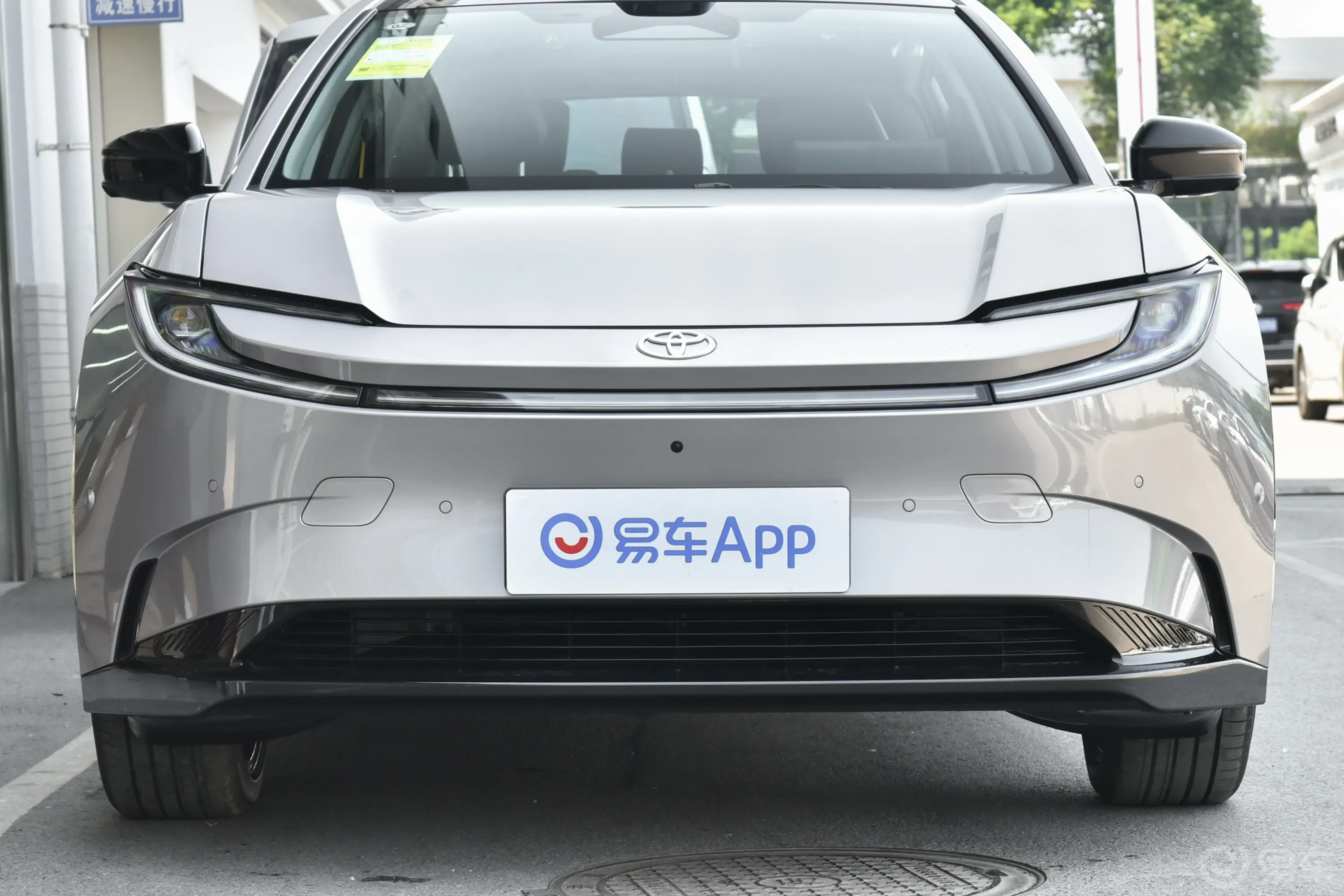 丰田bZ5550km 长续航城区辅助驾驶版外观细节