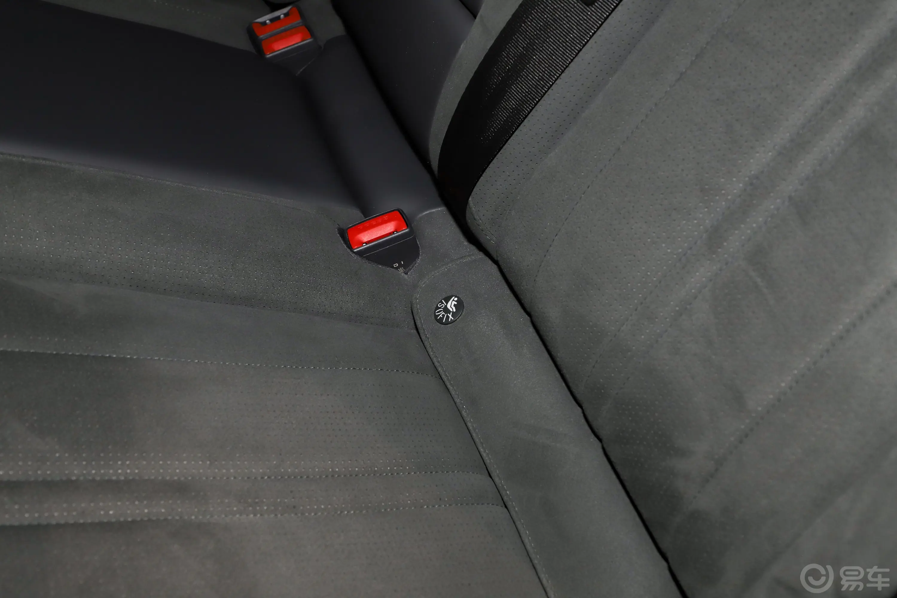 奥迪E5 Sportback两驱标准版儿童座椅接口