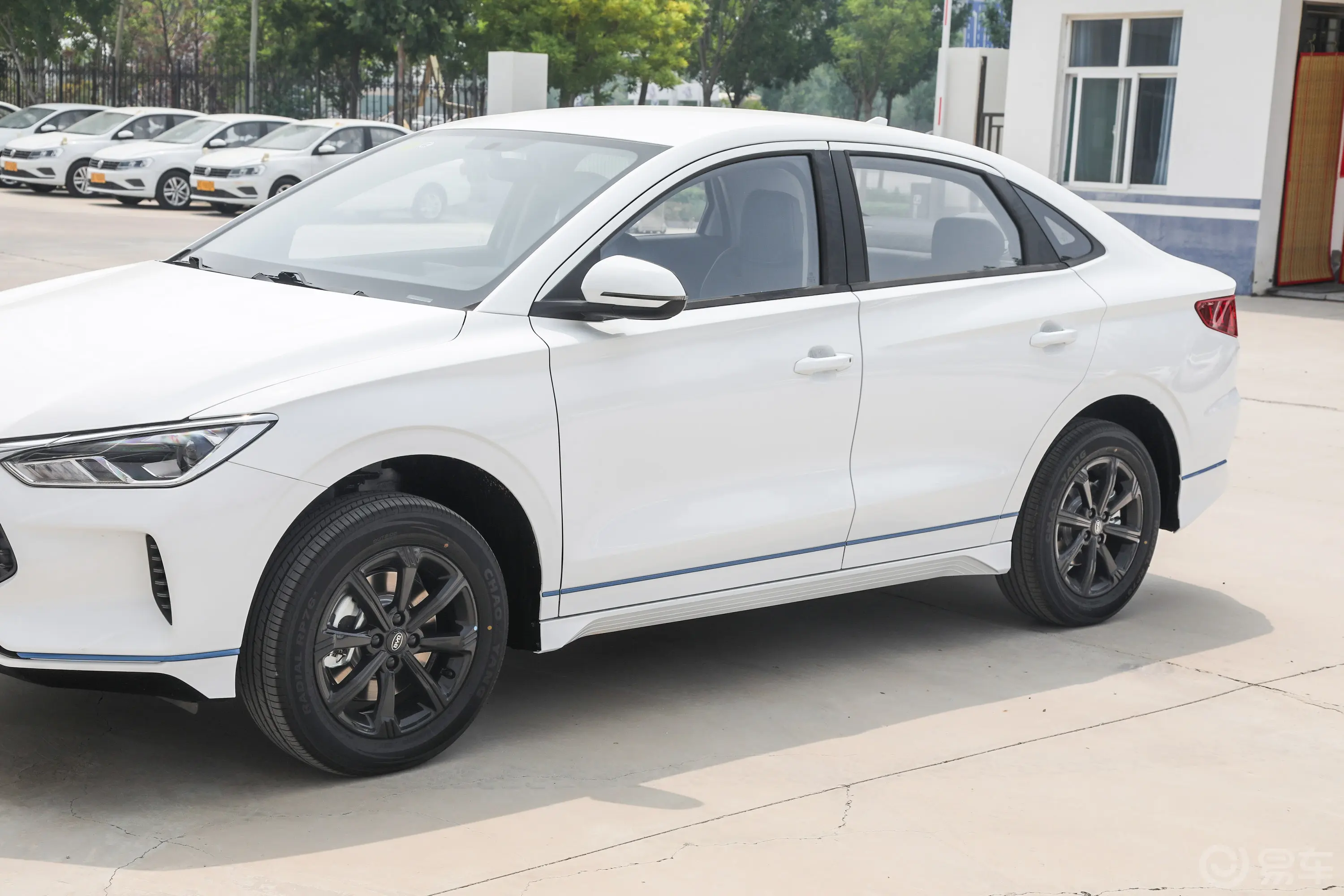 比亚迪e3420km 出行版外观细节