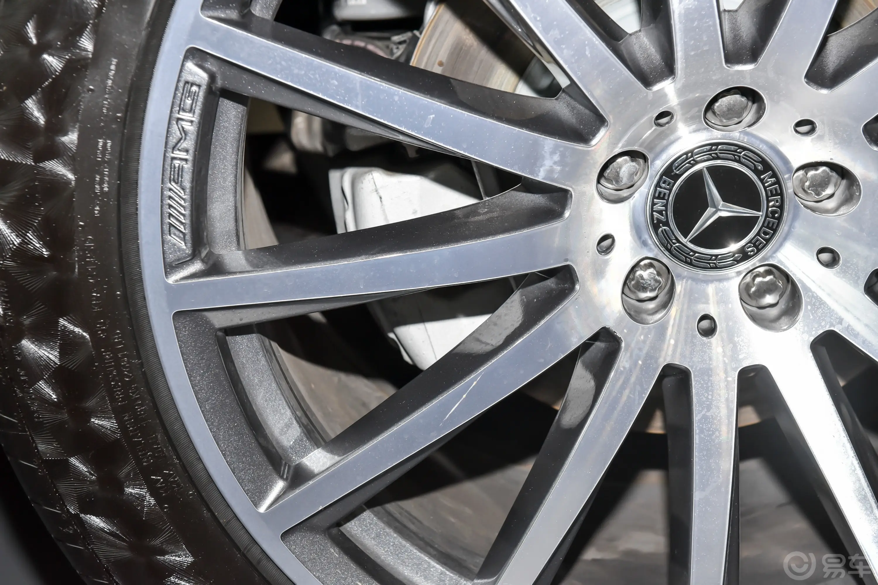 奔驰GLSGLS 450 4MATIC 豪华型后刹车卡钳