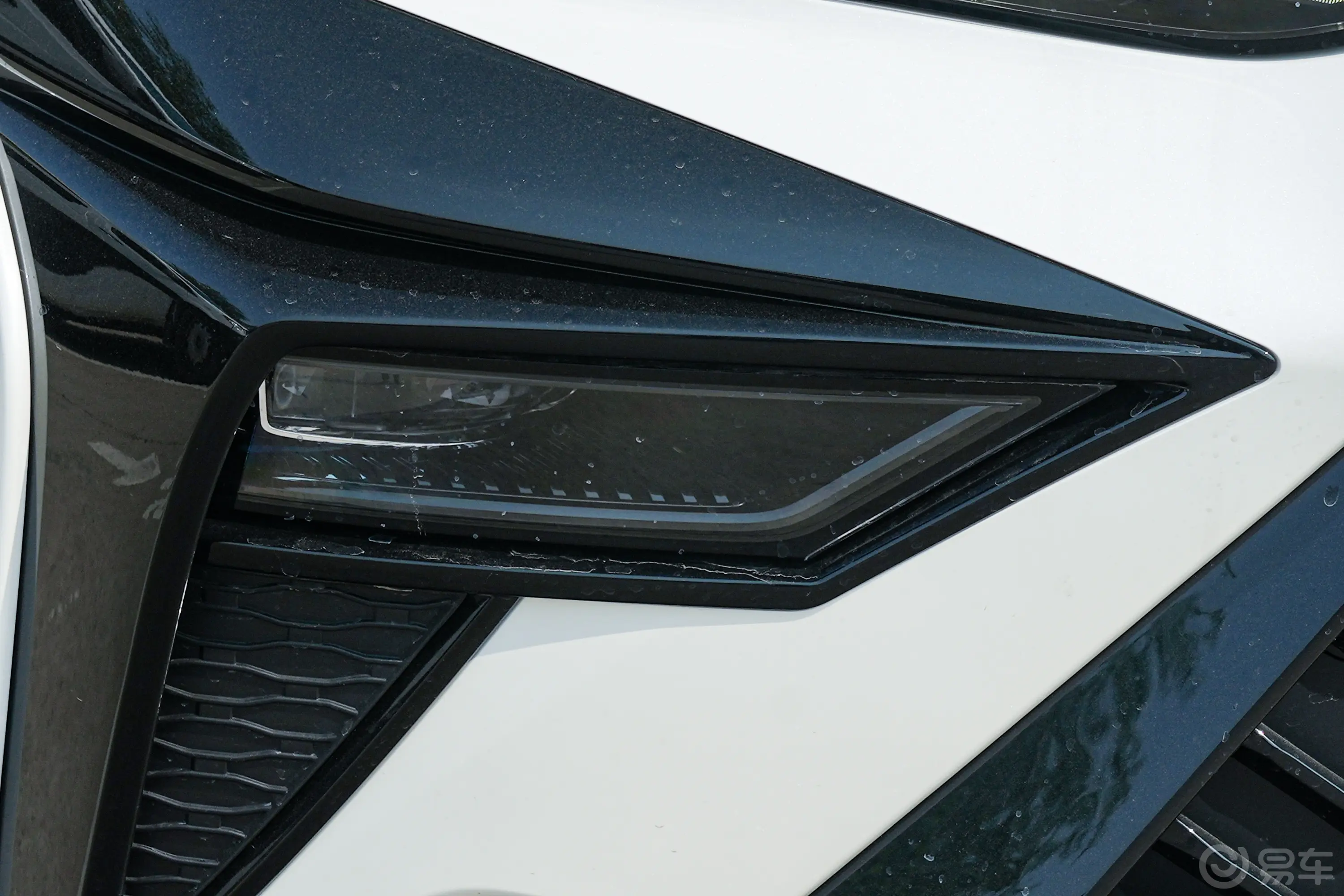 MG61.5T XLINE 猎鲨版大灯侧45度俯拍