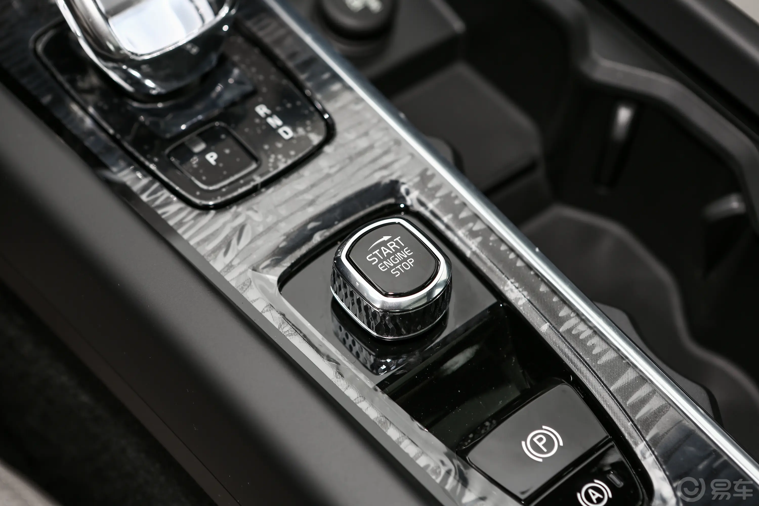 沃尔沃XC60B5 四驱智远豪华版钥匙孔或一键启动按键