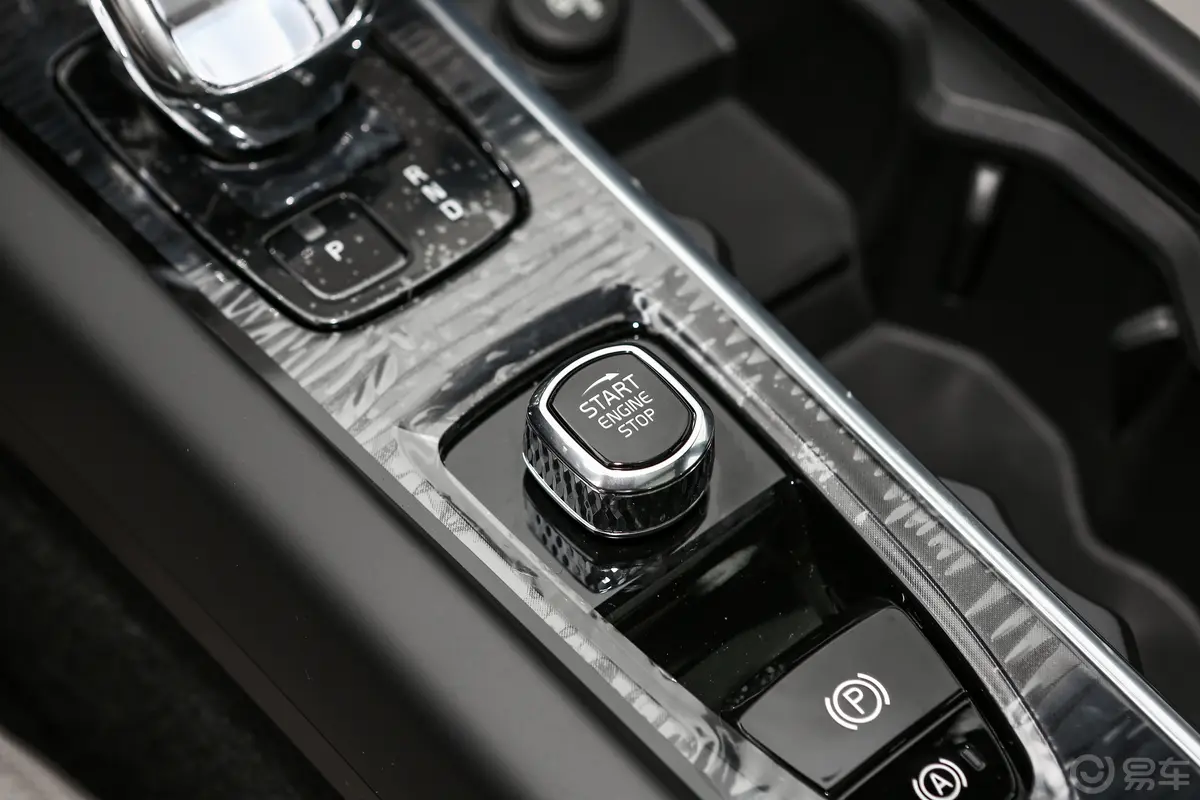 沃尔沃XC60B5 四驱智远豪华版钥匙孔或一键启动按键