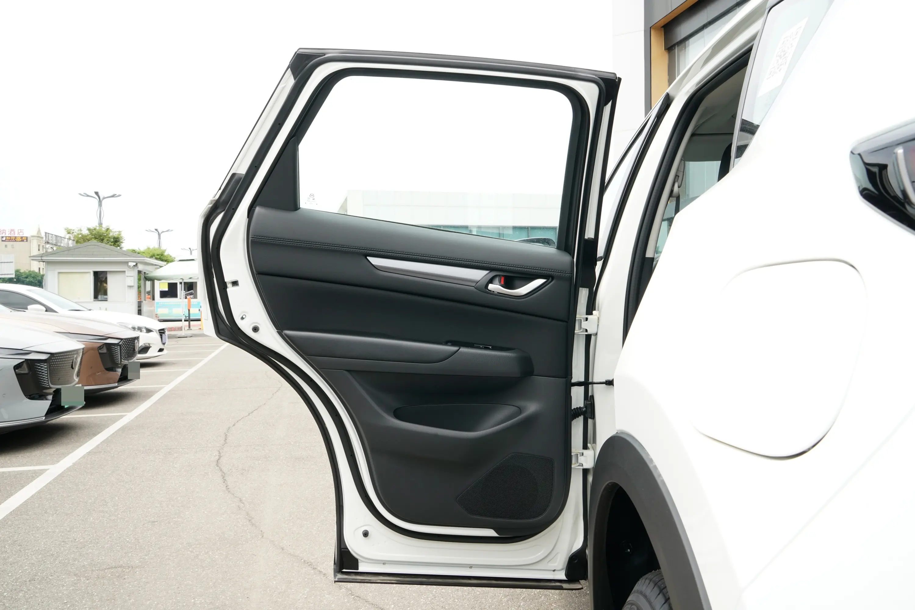马自达CX-52.0L 两驱智尚型驾驶员侧后车门