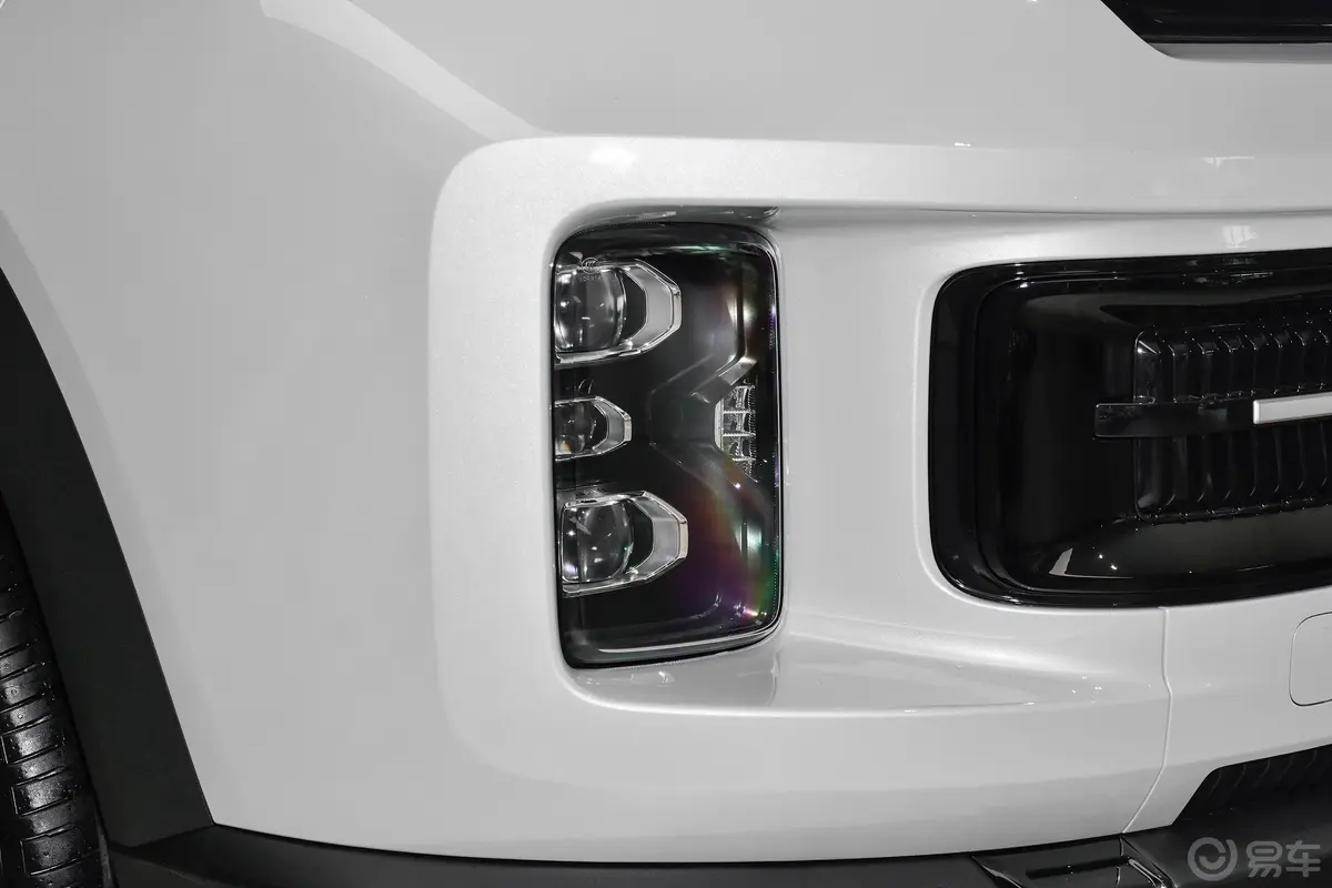 吉利ICON巧克力 1.5T 双离合醇臻版外观灯组