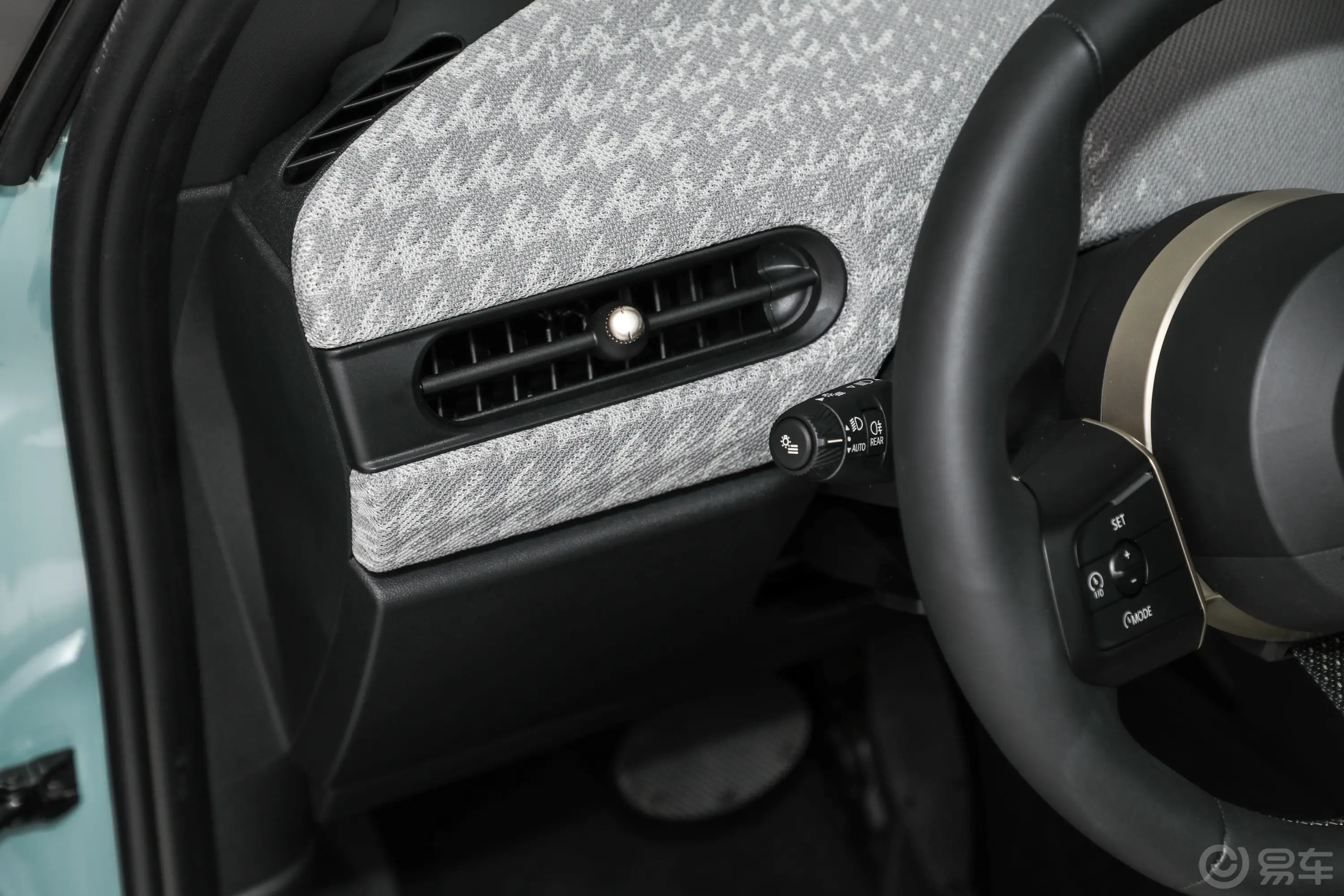MINI2.0T COOPER S 艺术家 三门版主驾驶位