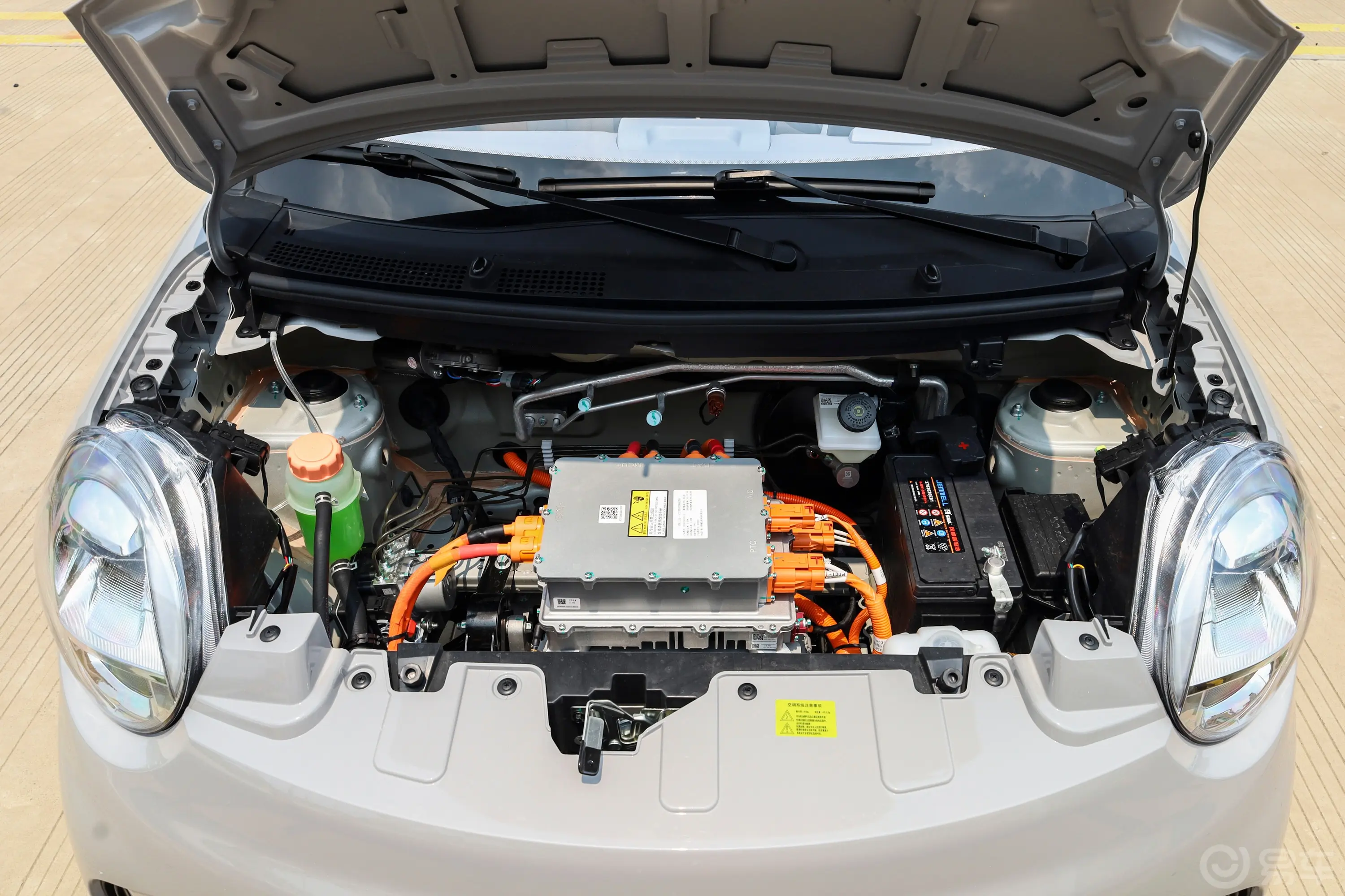 凌宝BOX210km 蜜柚Pro版前舱整体