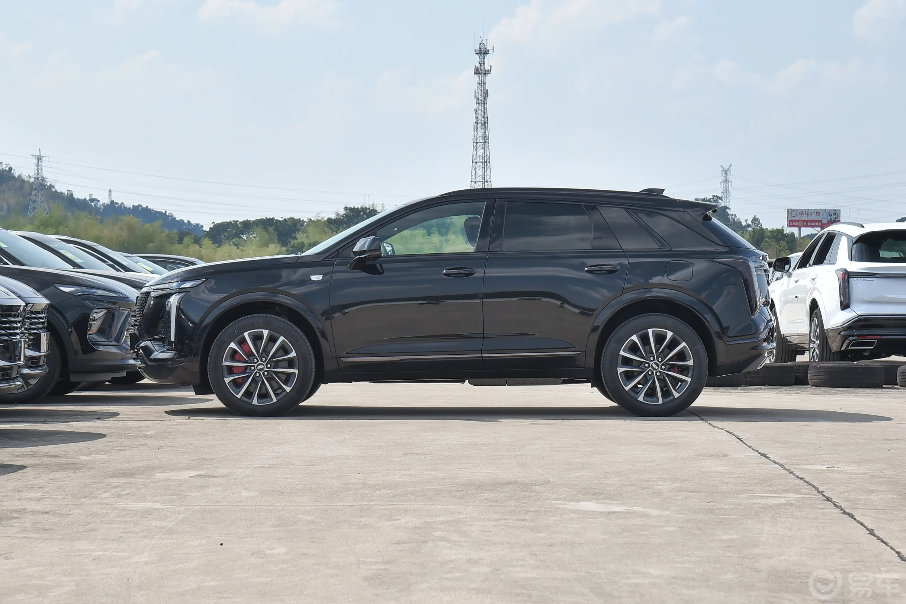 凯迪拉克XT52.0T 尊贵型正侧车头向左水平