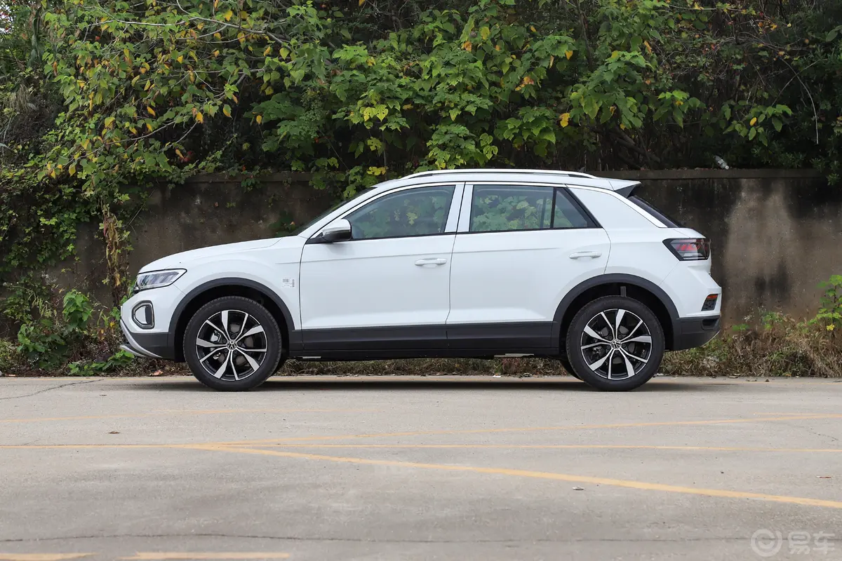 探歌280TSI 时光版正侧车头向左水平