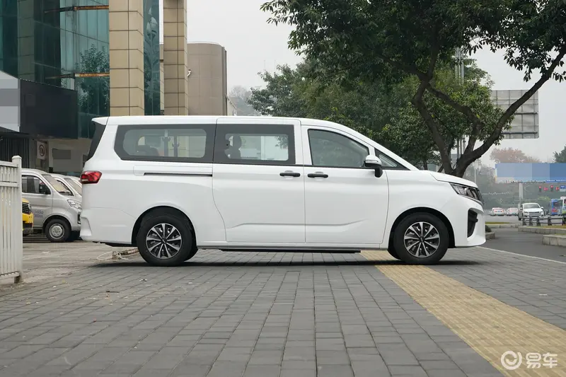 质感不俗配置越级搭载北京汽车制造厂发动机(图1)