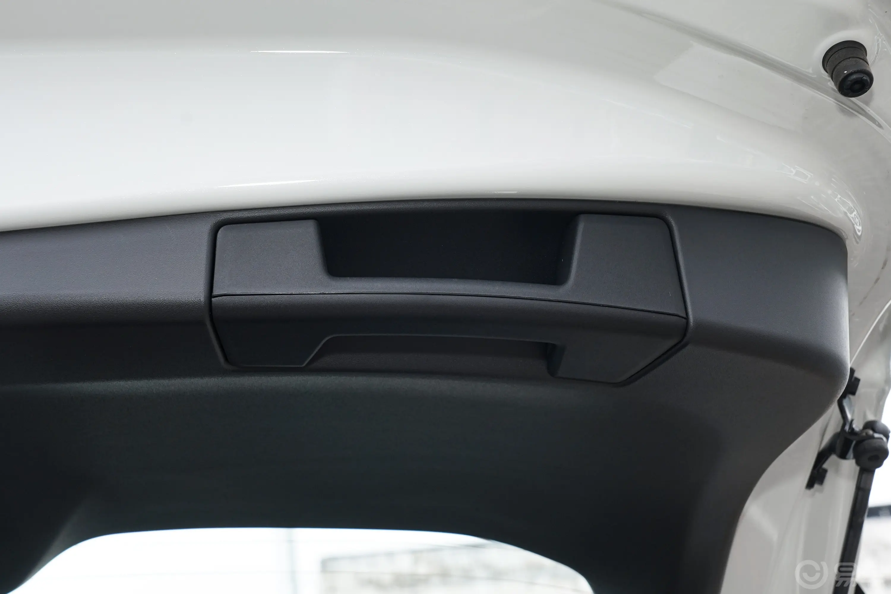 【RAV4荣放双擎 2.0L 两驱精英版电动尾门按键(手动扶手)图片-汽车图片大全】-易车