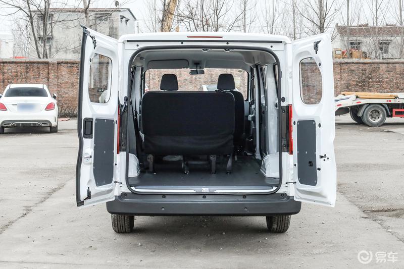 2026款五菱扬光上市 权益一口价6.98万元起