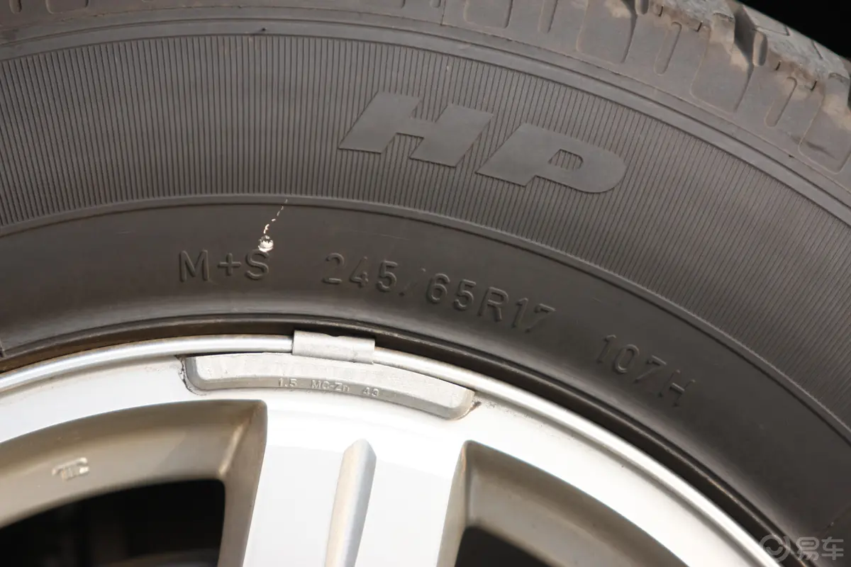 大切诺基(进口)大切诺基5.7L HEMI轮胎规格