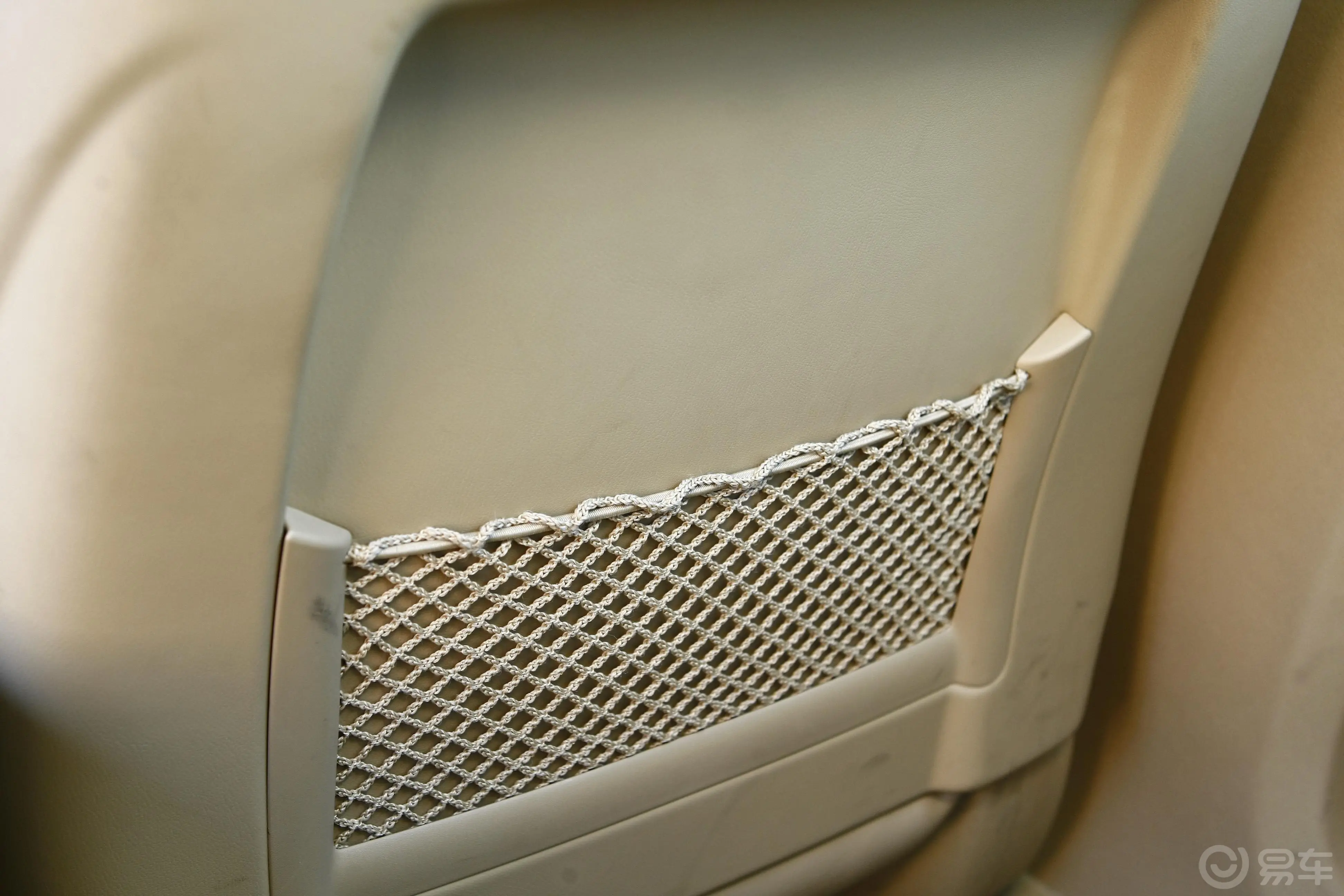 凯迪拉克CTS3.6 旗舰高性能版前排座椅后储物袋