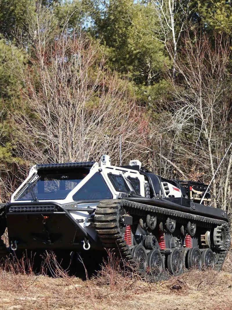 去越野嘛？开小坦克的那种